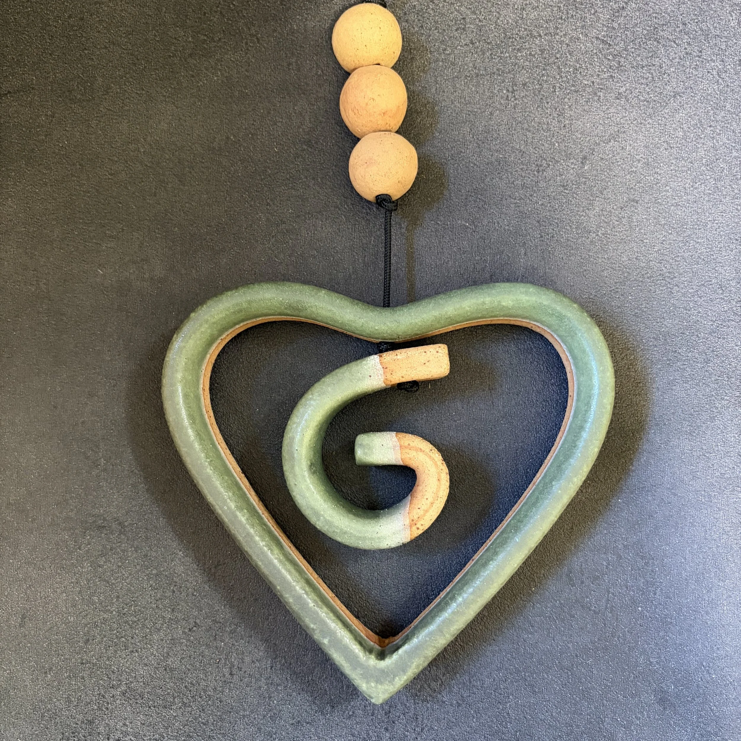 medium heart . 920