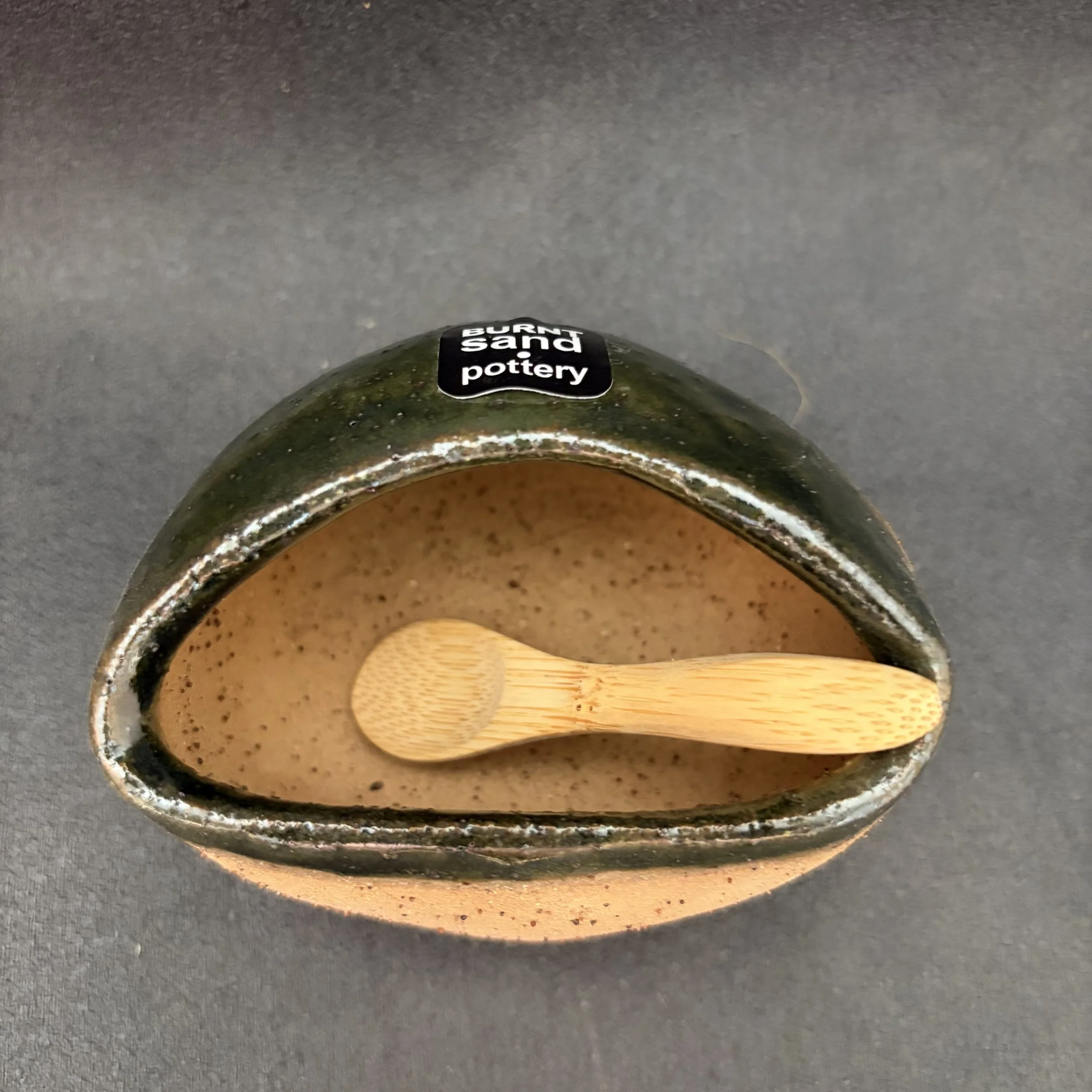 medium salt pig . 836