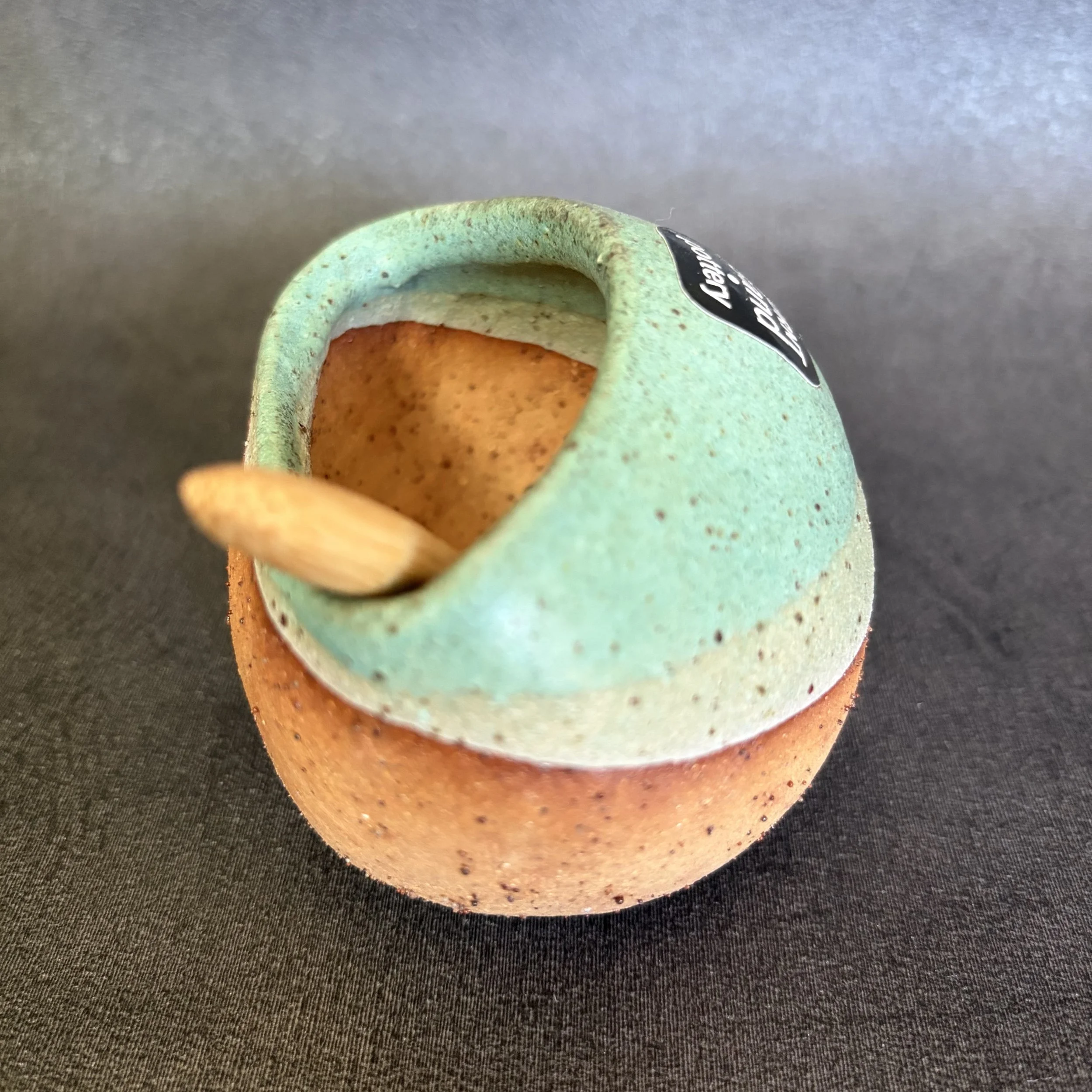 small salt pig . 865