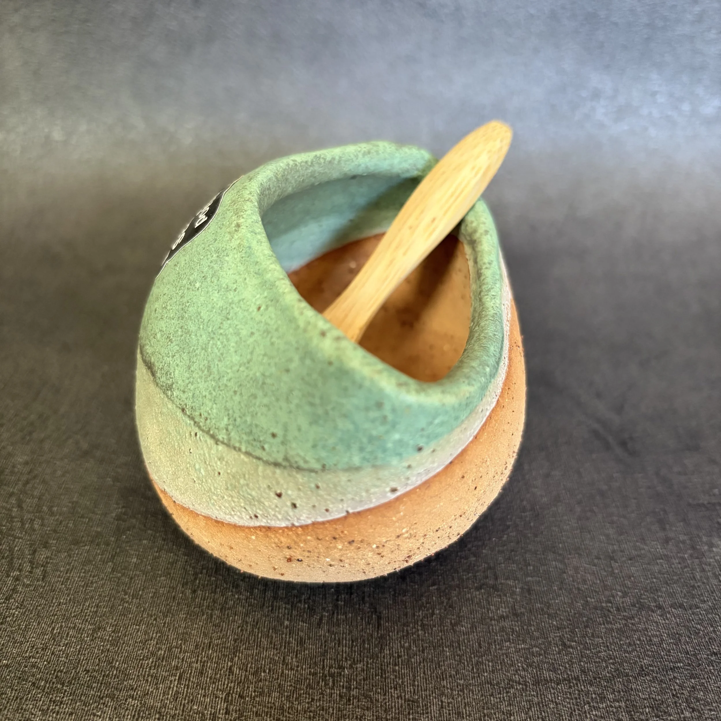 small salt pig . 864