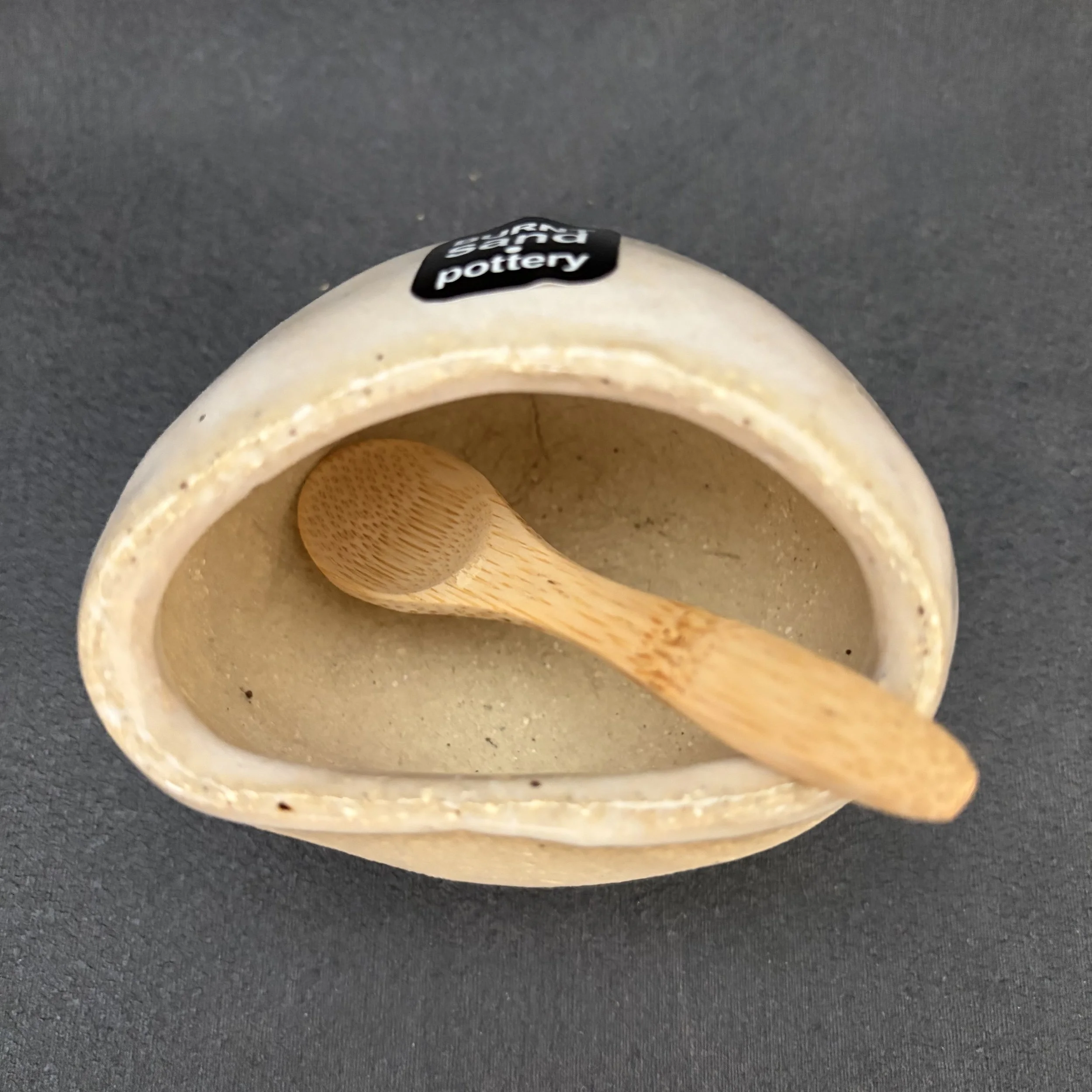 small salt pig . 844