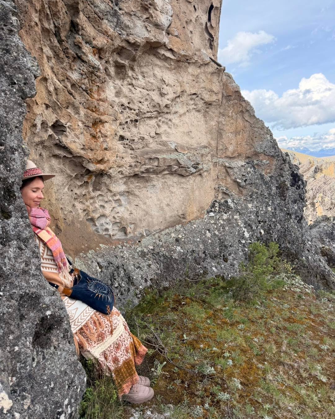 When your vibe is rocks.... 🤎🪨

Peru 2027 planning is underway.... send me a DM with your email be added to the expressions of interest list....

(there are a few pics of me at Carnarvon because there were some awesome rocks that I just had to shar