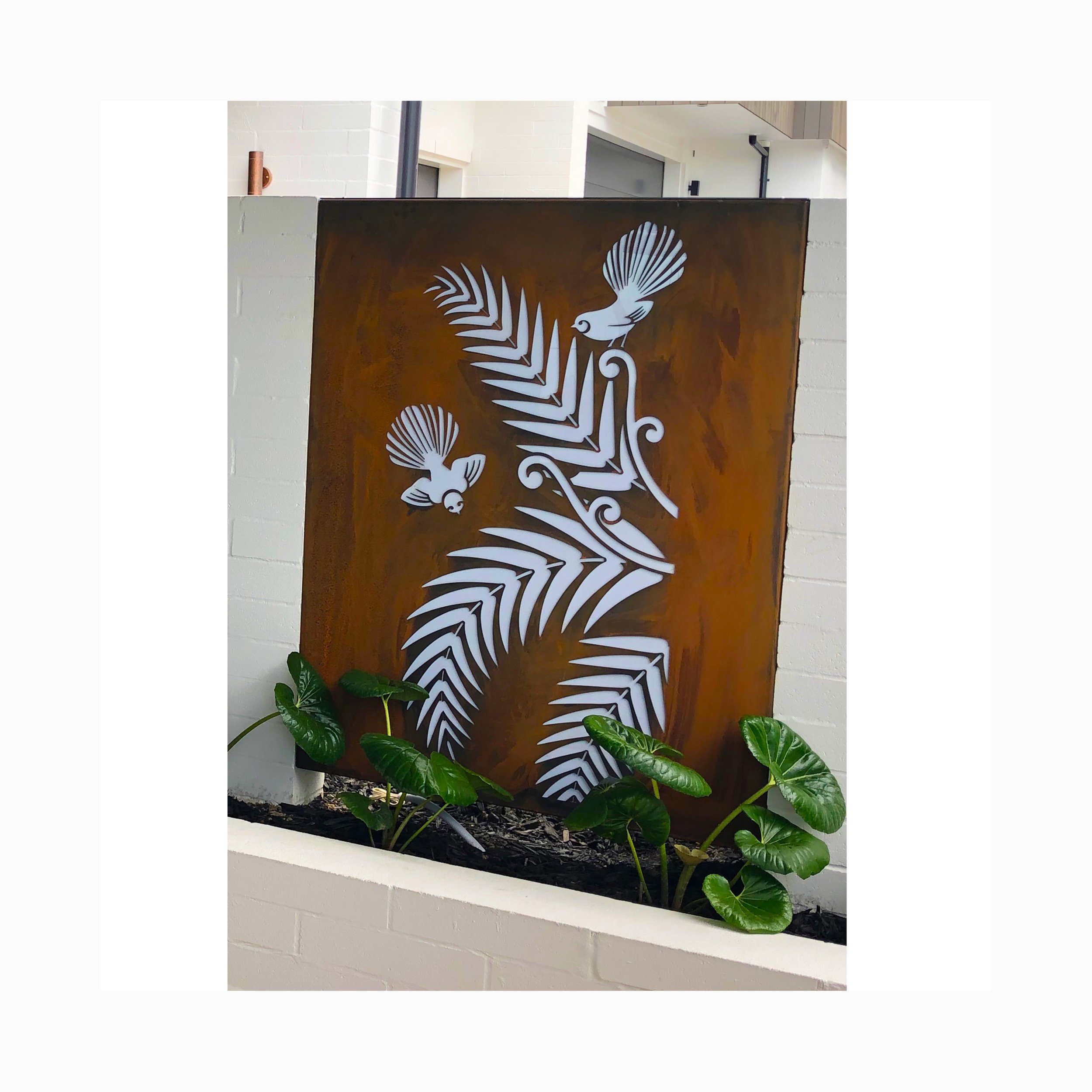 Fantail_Fern_Privacy_Screen_Laser_Cut_Outdoor_Art_Corten.jpg