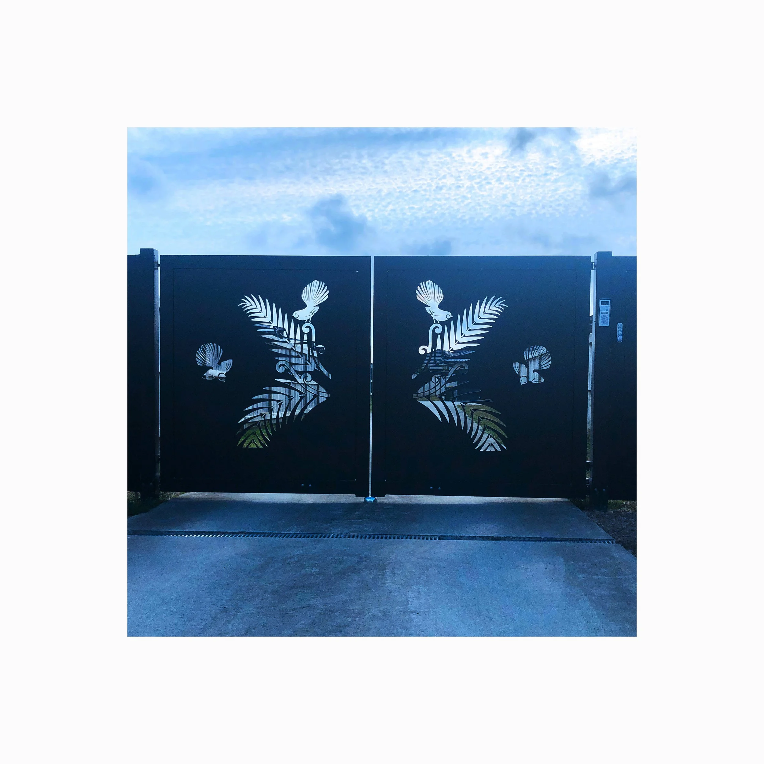 Fantail_Fern_Privacy_Screen_Laser_Cut_Outdoor_Art_Driveway_Gate.jpg