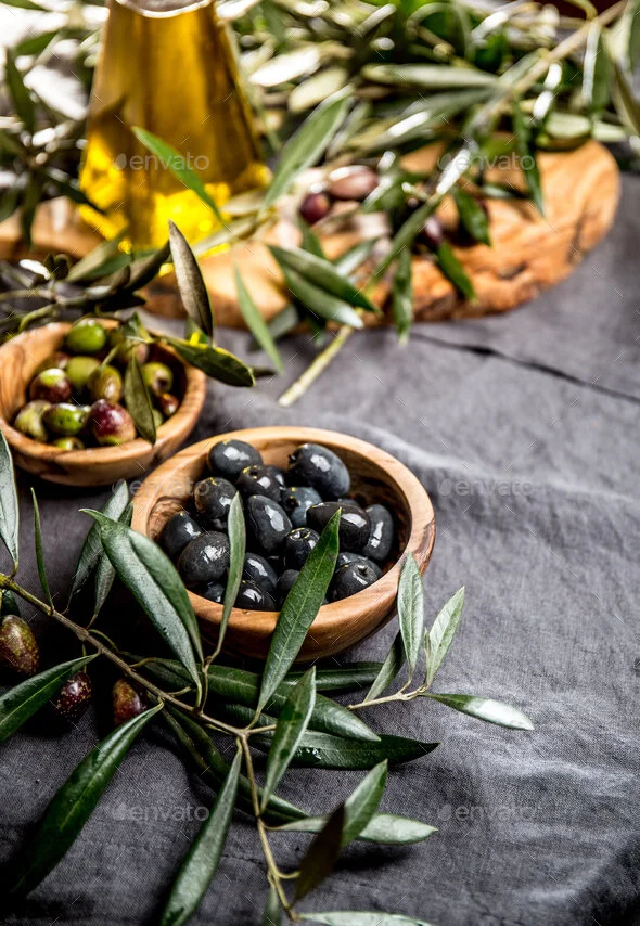 Multiple gold medal premium Extra Virgin Olive Oil. Crafted with a blend of Manzanillo, Leccino, Picual and Corregiola Olives. 