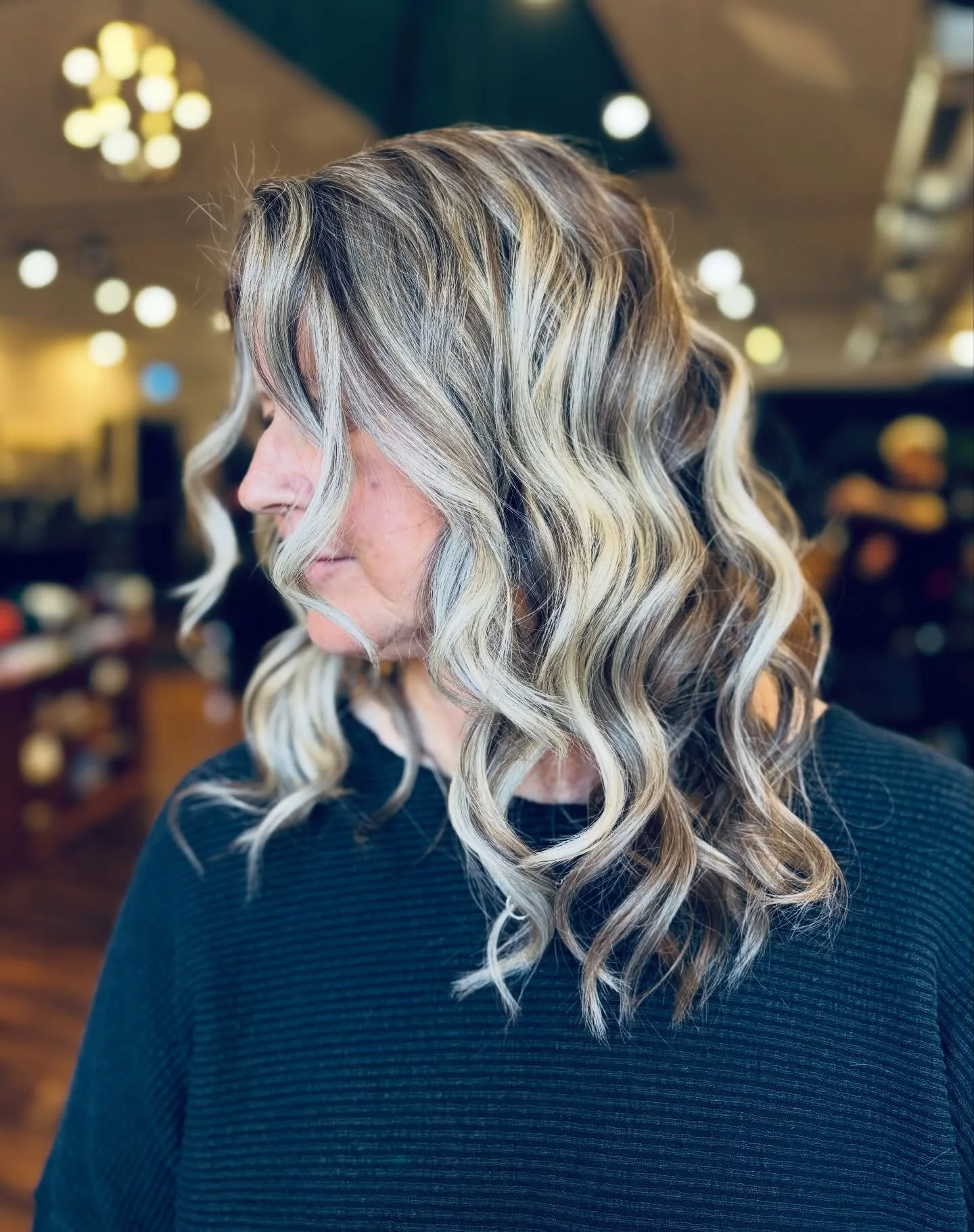 Brassy blonde &rarr; cool dimensional blend 🪐

@rgjcollection softened the base, placed platinum highlights to work with her natural white pieces, and finished with a cool toner for a seamless result.

Book online, call, or DM us for an appointment!