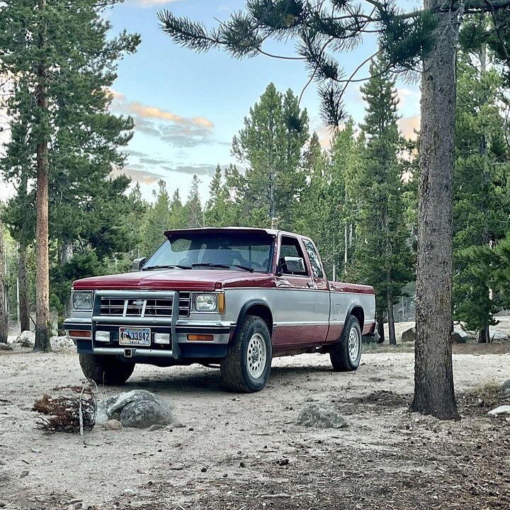 What&rsquo;s your favorite place you&rsquo;ve ever taken your S-Series ? 

Owner -  @alex_officer 

Visit us at S10LIFE.ORG

#S10LIFE
____________________________

#s10 #squarebody #gmc #chevy #chevorlet #dragracing #carculture #minitruck #car #cars 