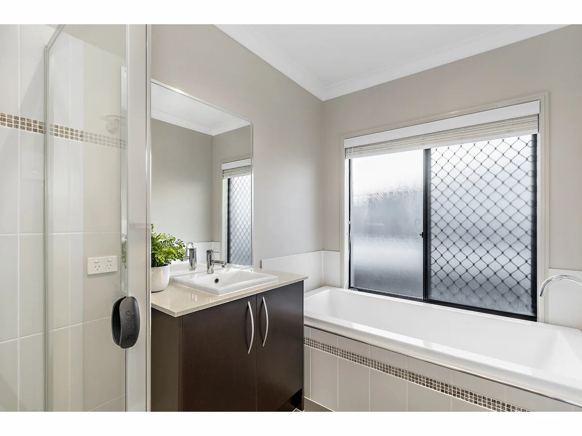 Ormeau 4 Bedroom 17.jpg