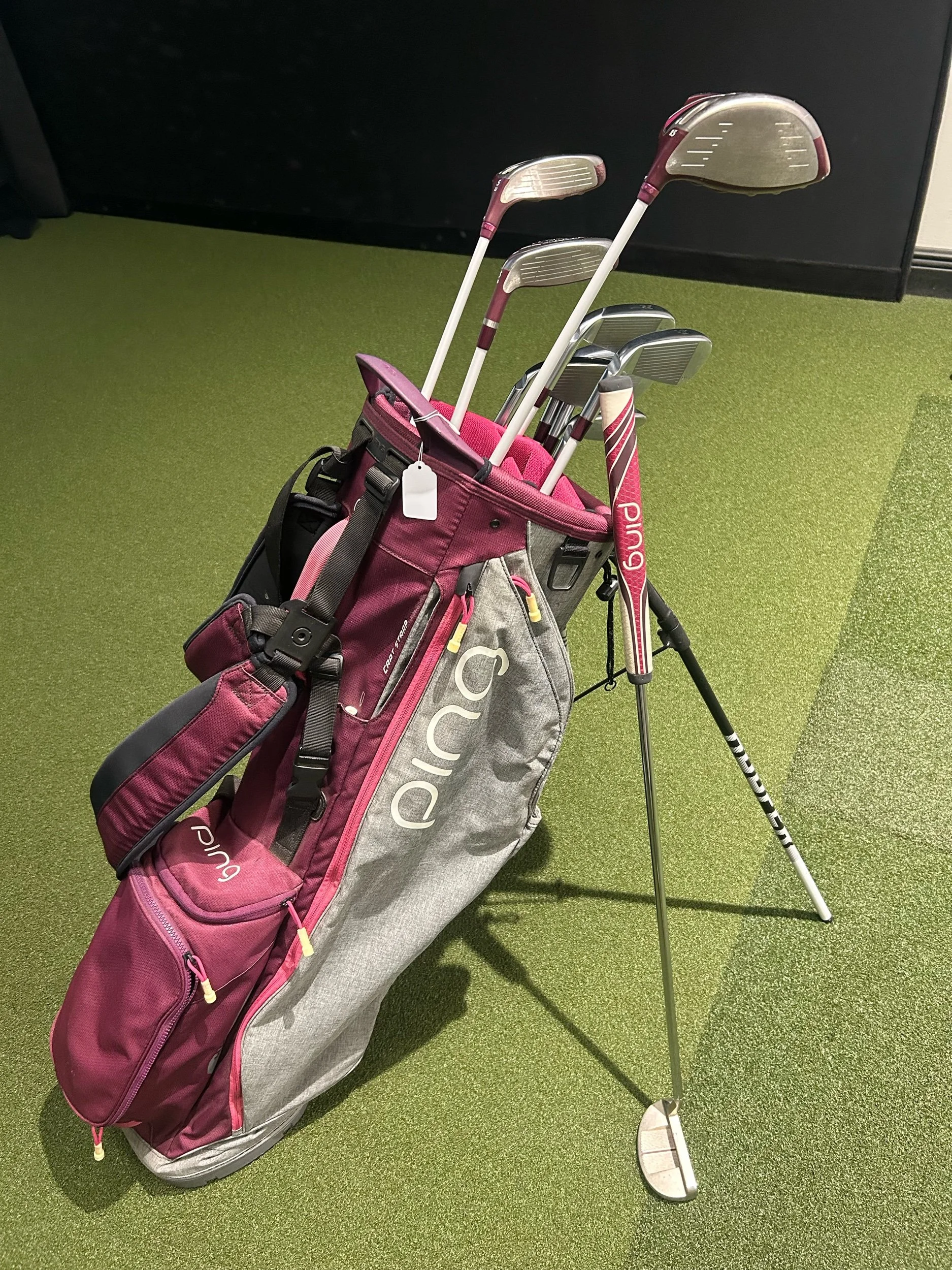 Used Women’s Right Handed Ping GLE2 Complete Set