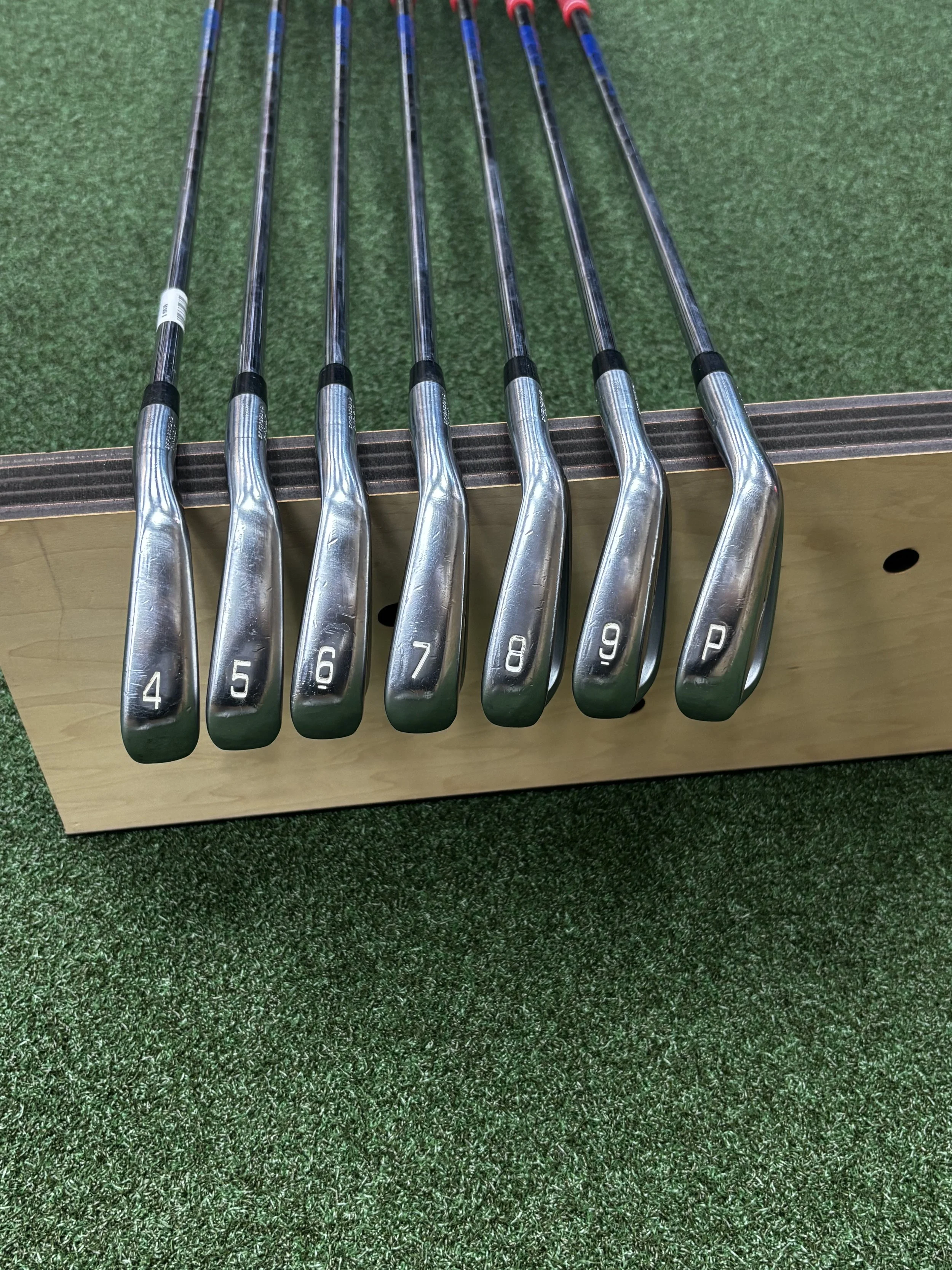 Used Right Handed Mizuno 243 Iron Set