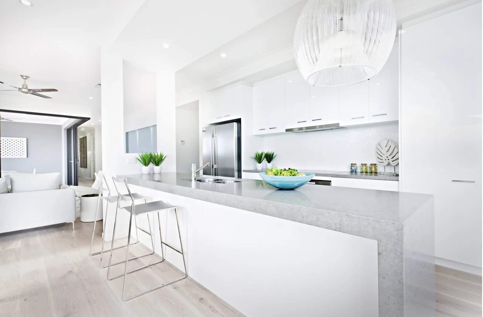 Satin white polytec 