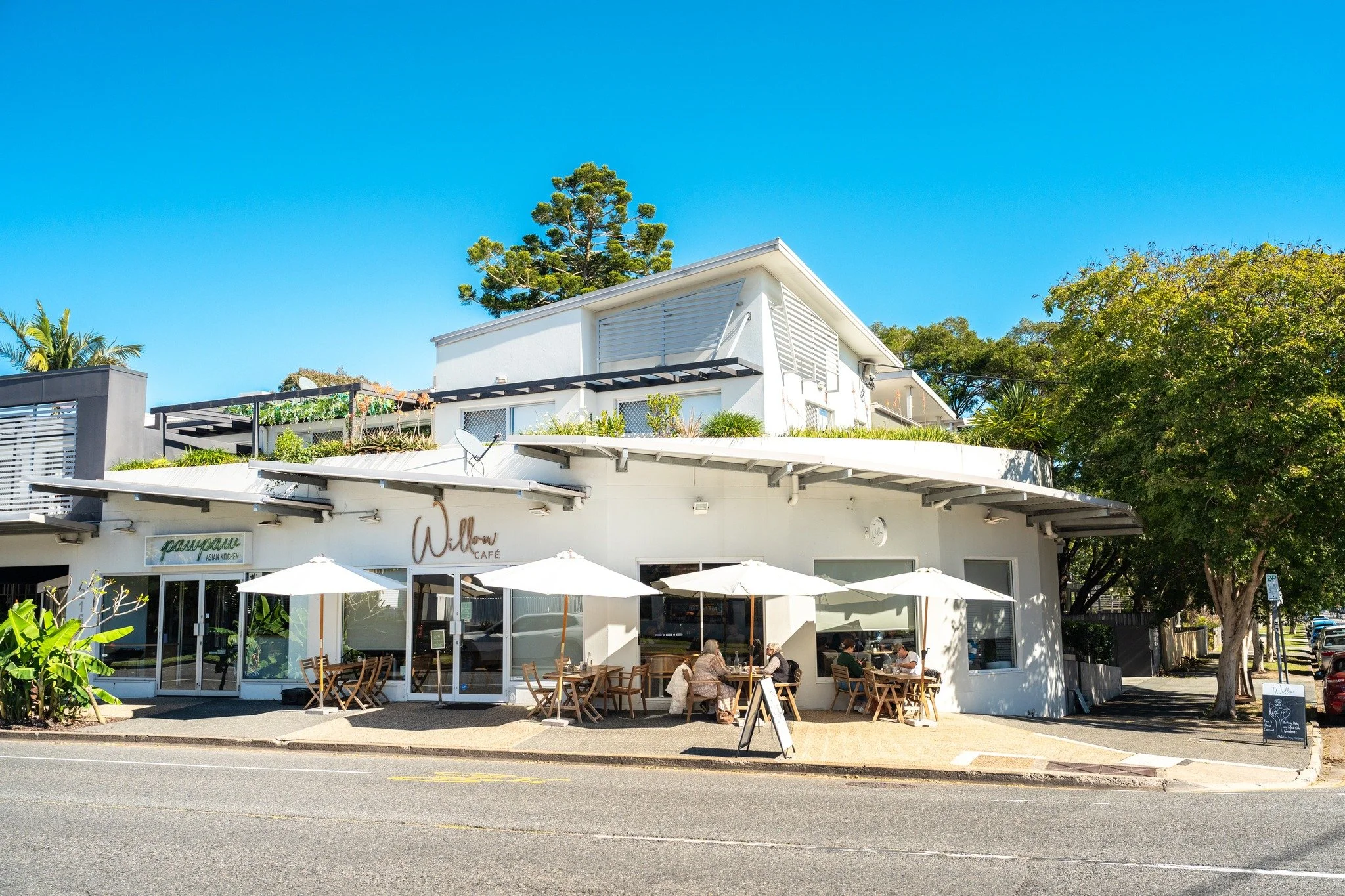 Golden mornings out front at Willow ☀️
Brunch, coffee, and good company under the umbrellas.

#WillowCafe #BrisbaneEats #CafeVibes #OutdoorDining #LocalFavourites