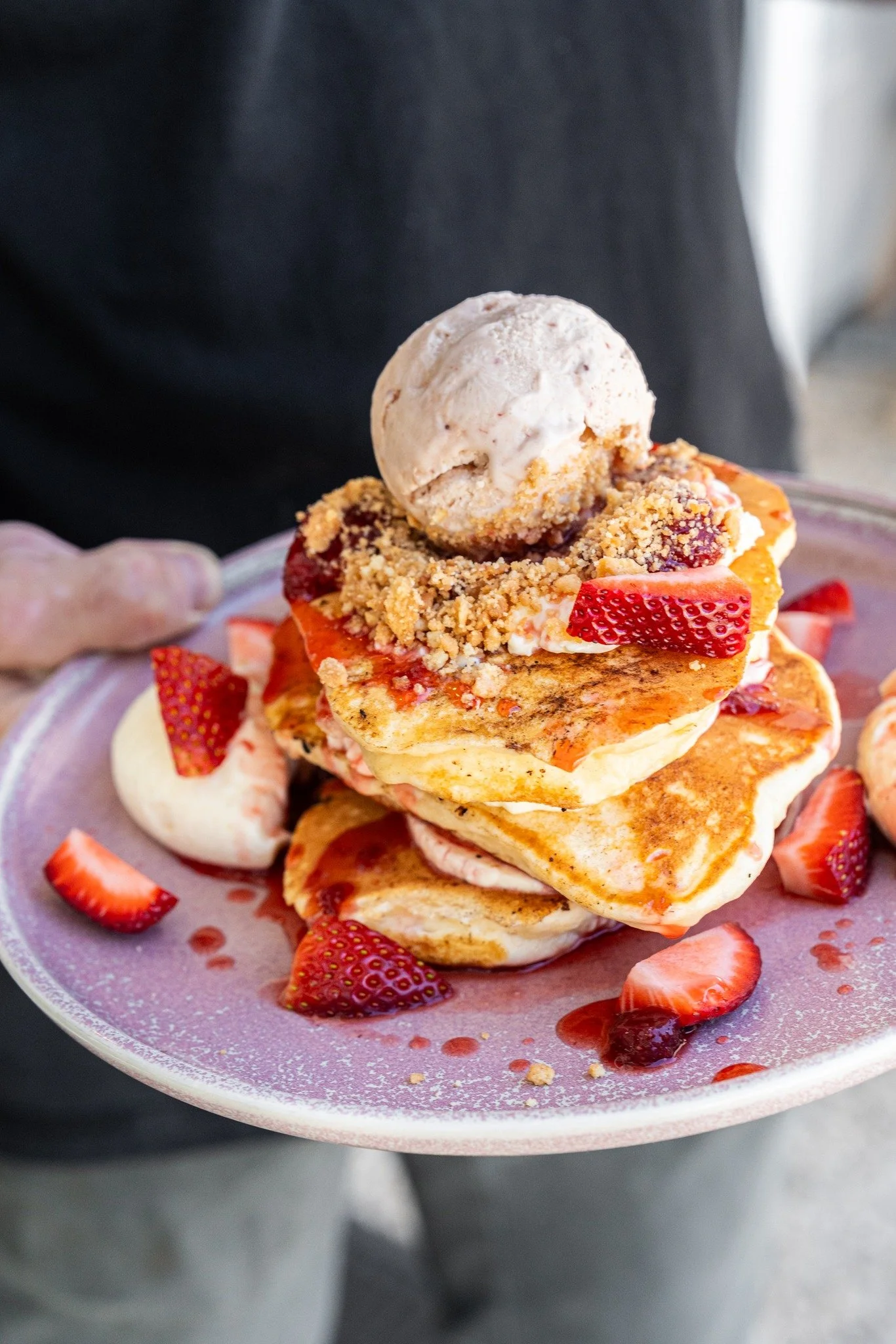 🥞 Sweet dreams are made of these — fluffy buttermilk pancakes stacked high with pure maple syrup, fresh strawberries, whipped cream cheese, strawberry compote, biscuit crumb, and Lick’s strawberries-and-cream ice cream 🍓
Weekend brunch