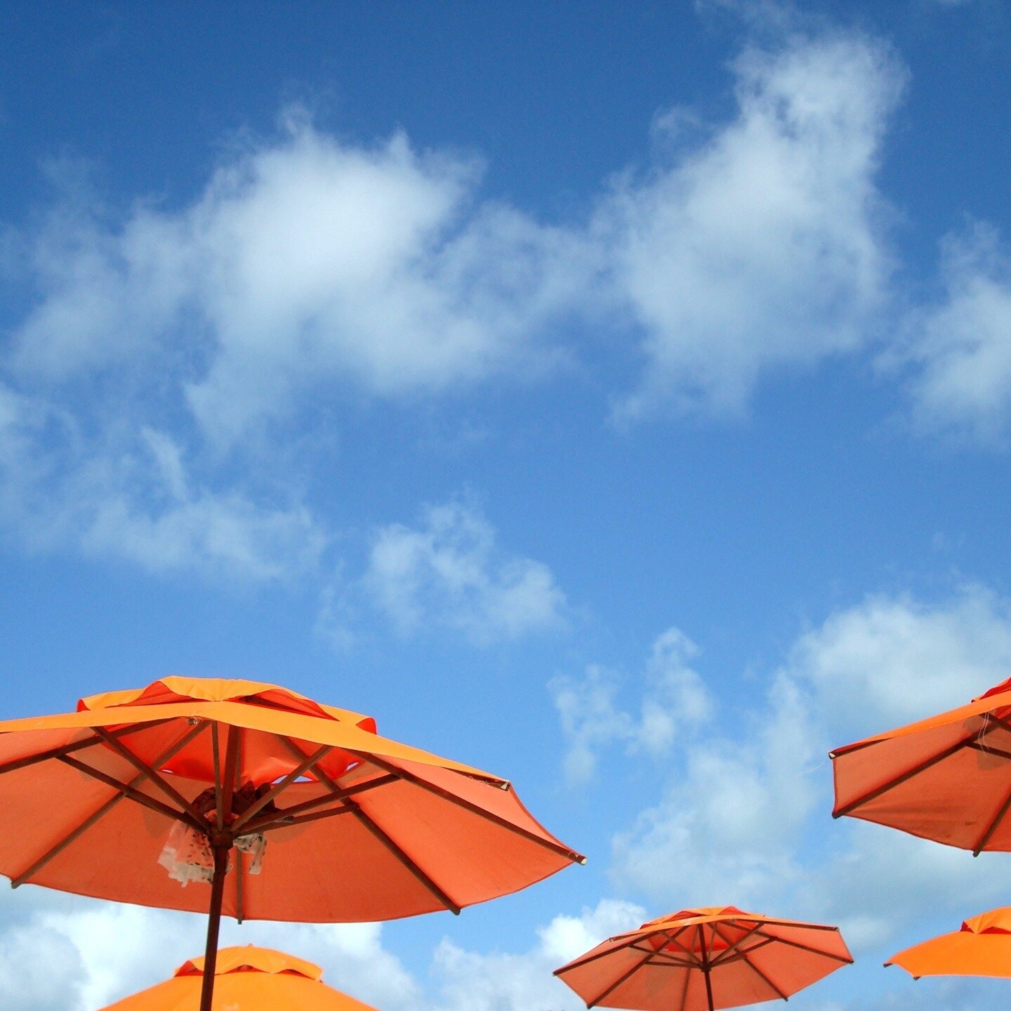 The only umbrellas we're interested in seeing from now on... ☀️⛱️⁠
⁠
#summer #herecomesthesun #sunshine #liquidsunshine #bankholiday #holiday #britishweather #raingoaway #prayforsun #drinktrove #trove #spritz #summer #summerspritz