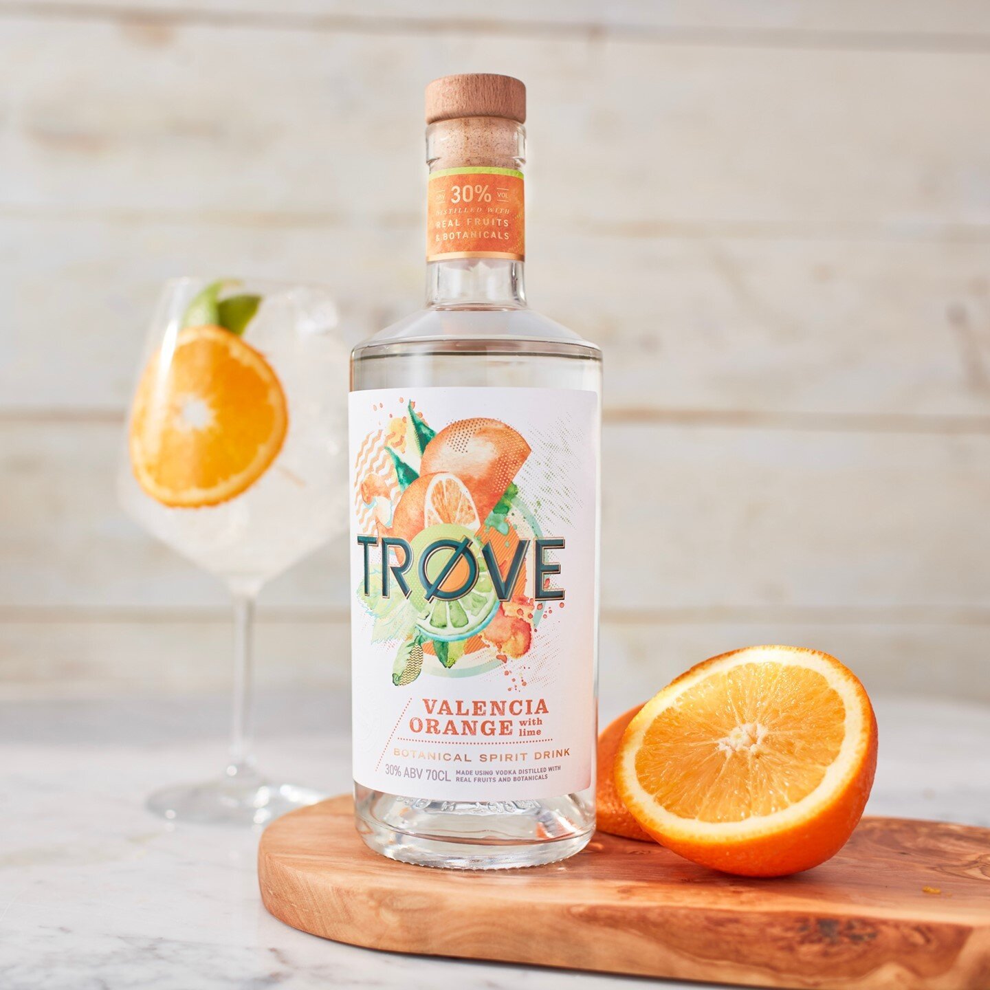 We&rsquo;ve distilled zesty orange with aromatic lime and 12  botanicals specially selected to amplify the sweet citrus  flavours in TR&Oslash;VE Valencia Orange with Lime 🍃⁠
⁠
Try it with tonic and slice of orange for a lighter week night treat 🍹