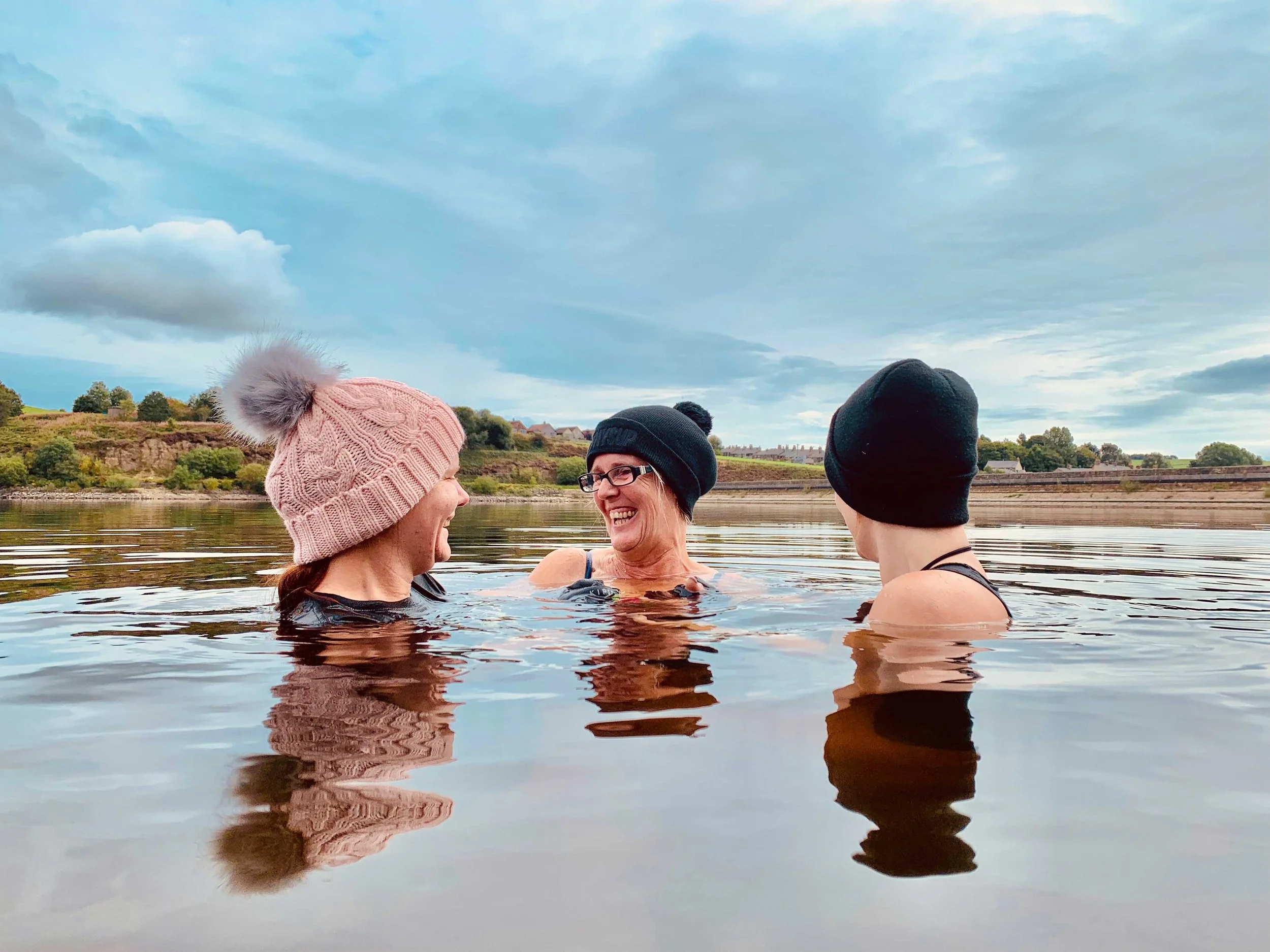 Mum, Lisa and Michelle.jpg