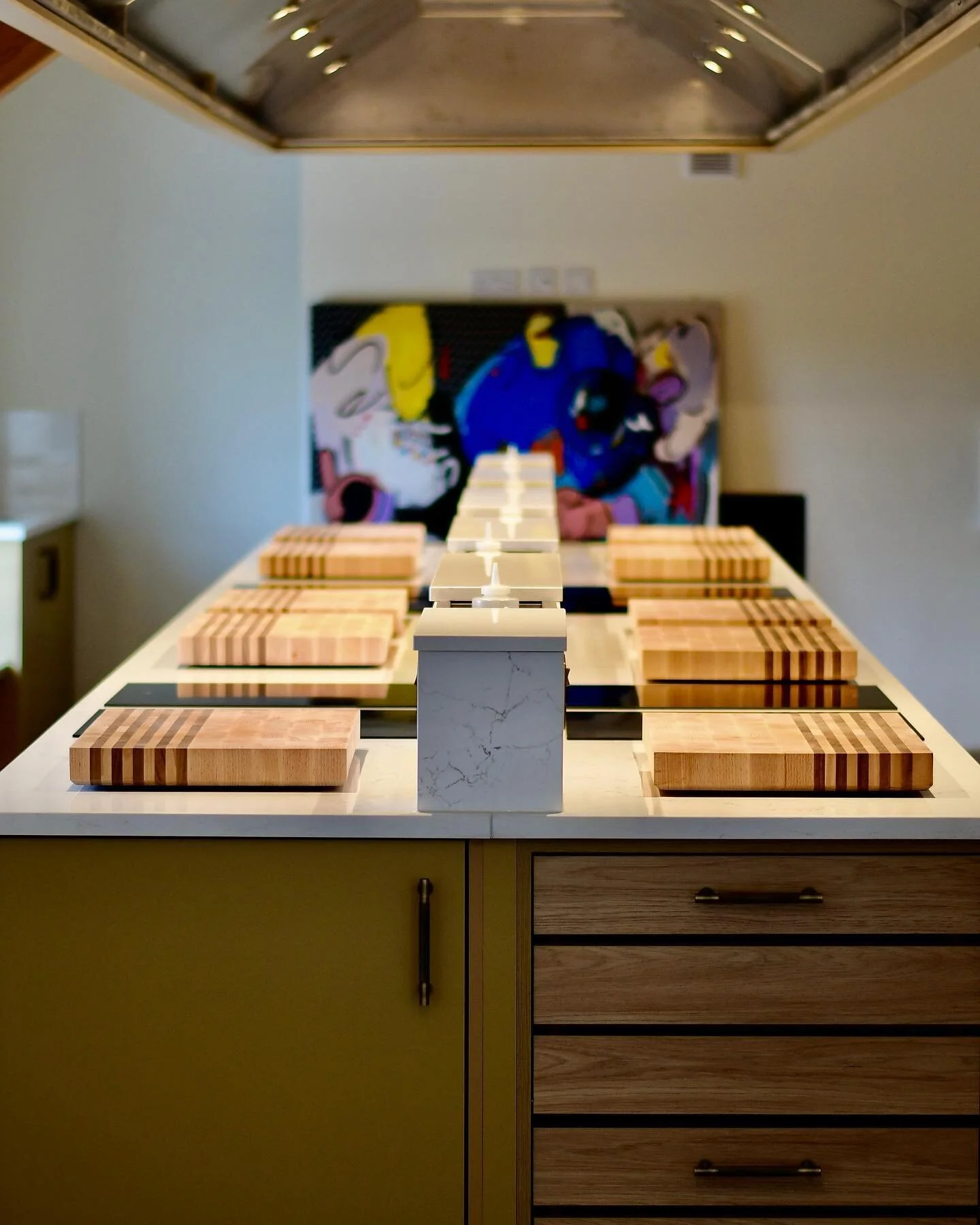 Cookery school&hellip;upcoming classes! 🥒🔪🍳🥕

Thursday, May 11 - "How to use your pantry" Cookery Class with Josh Eggleton

Friday, May 12 - Knife Skills and 3 course meal with Josh Eggleton

Sunday, May 14 - Foraging walk followed by c