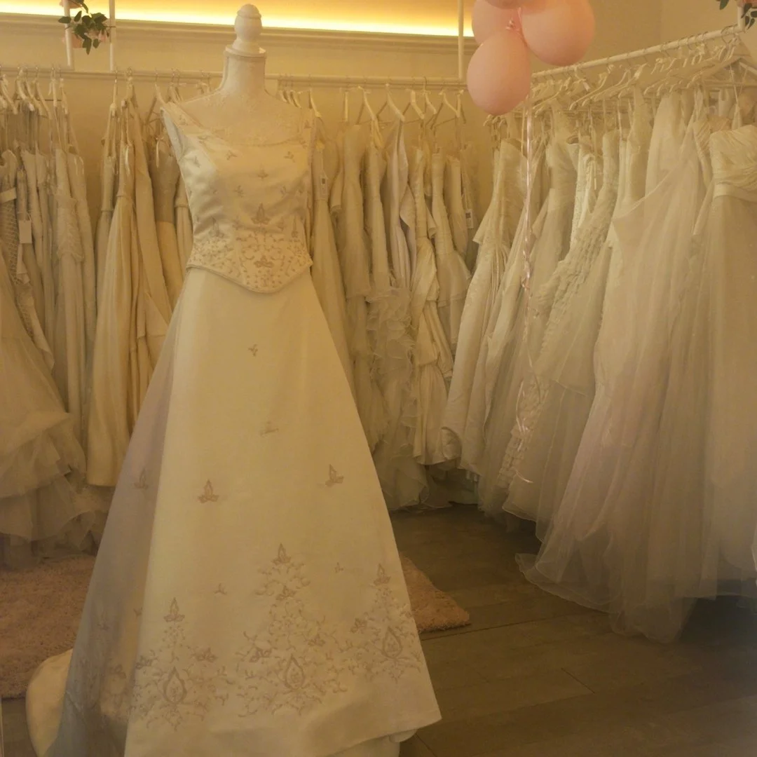 With its laced corset-like top, the classic silhouette of our Almeria gown can only charm us 💕 

The beautiful embedded pink and white pearls bring out the most eye-catching detail to the bride on their special occasion 🤩 

Available now at our sto