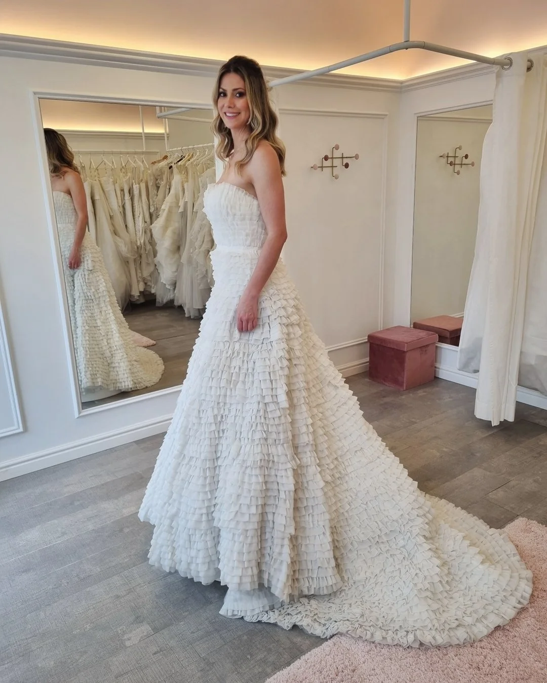 O vestido Buenos Aires &eacute; um dos que mais surprende as noivas quando &eacute; experimentado! 🤍

#vestidosdenoiva
