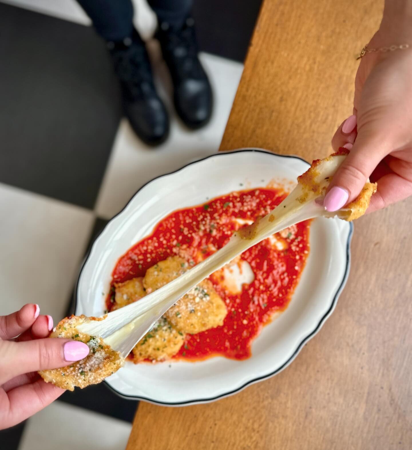 weekend&rsquo;s here 🙆&zwj;♀️ time to stretch it out

fried mozzarella &bull; marinara, basil 🌿 

____
#nocinoroc #mozzarella #cheesepull  #eastviewmall
