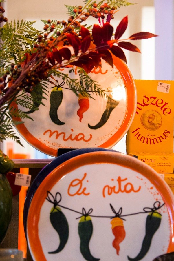 Vrijdagavond, ideaal momentje voor een lekkere pizza. Of bewaar jij je slice voor maandag, want dan is het International Pizza Day 🍕. 
Hoe dan ook: pizza smaakt eens zo lekker op dit mooie pizzabord 😍.
#internationalpizzaday #pizzaavond #pizzalover