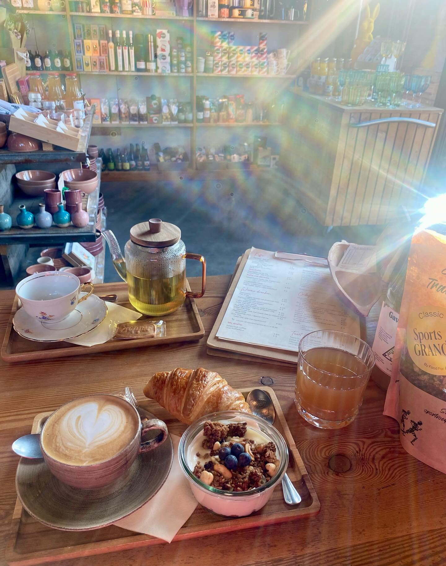 Goedemorgen 🤩☕️
#breakfastisserved #koffie #thee #cappuccino #croissants🥐