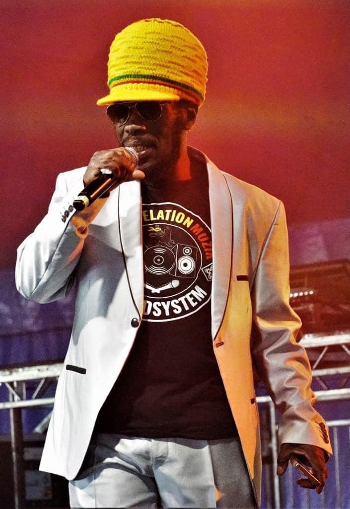 JAHREVELATIONMUZIK