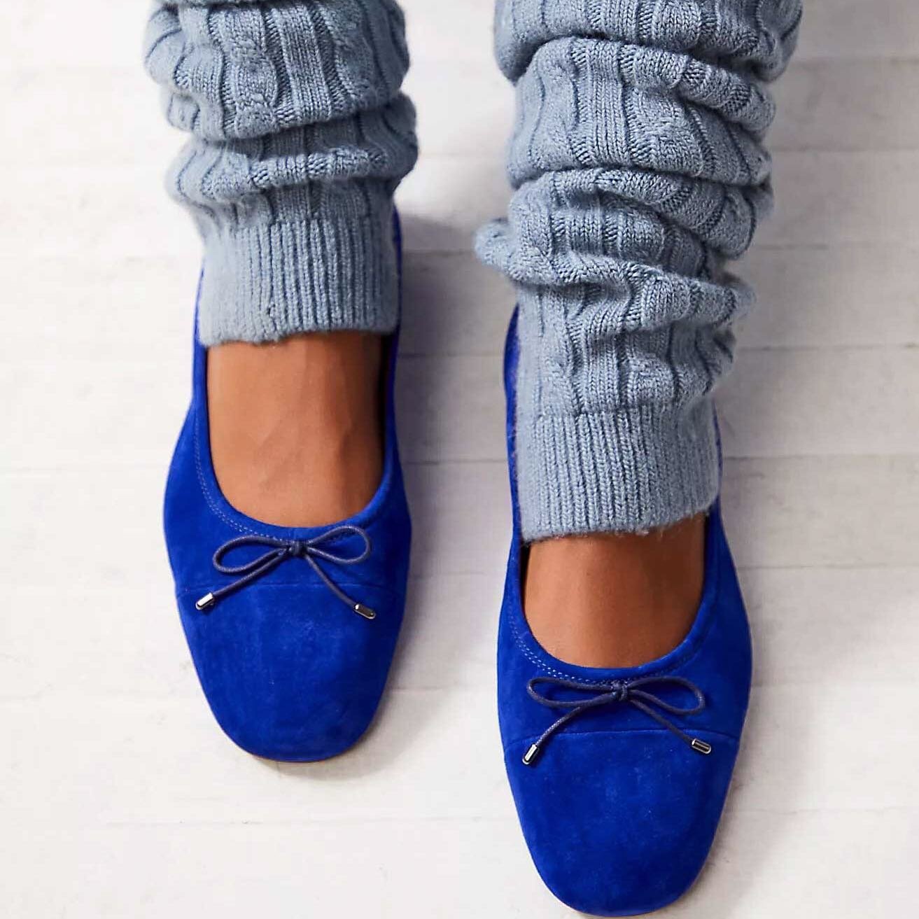 Ballet flats are all the trend, this season. Pair a bold color with texture to any outfit for an elevated look.
Pictued: @freepeople Vagabond Jolin Ballet Flats in Cobalt Blue