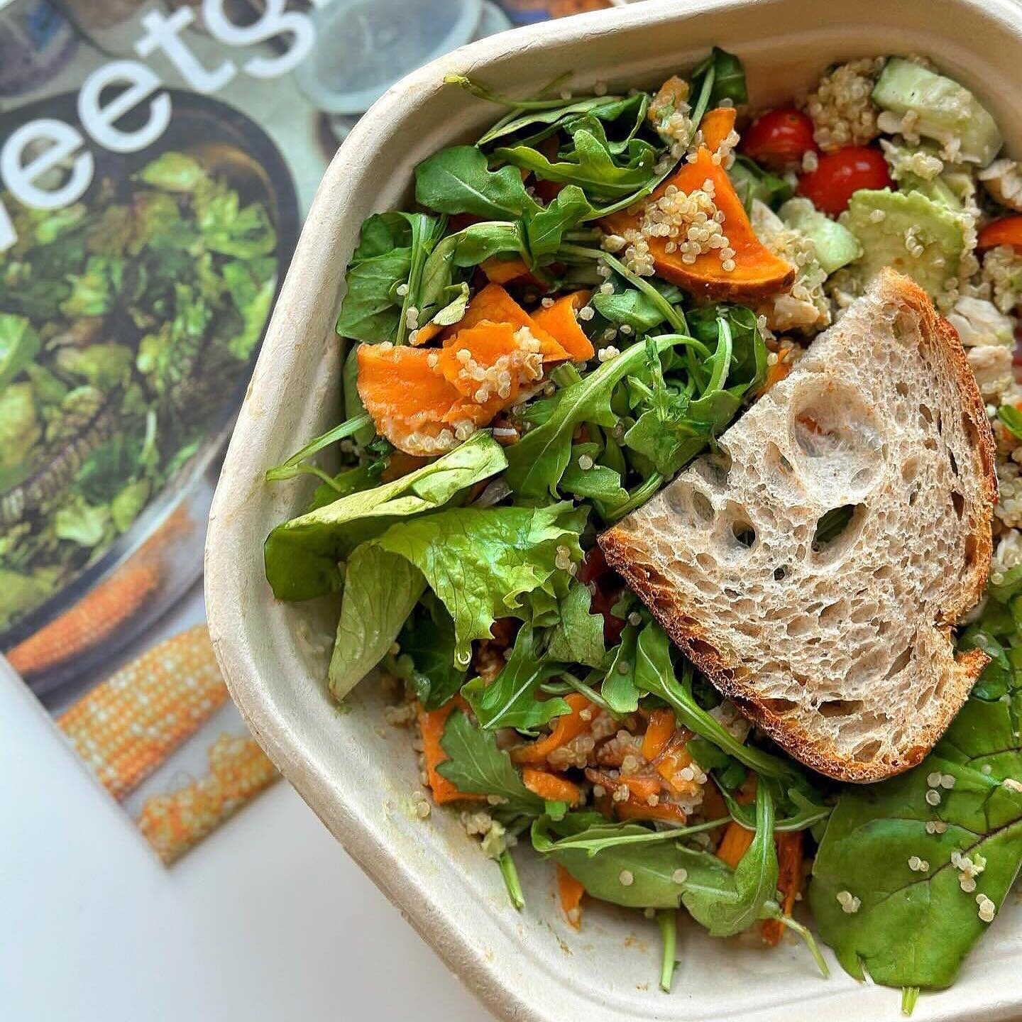 @sweetgreen The Harvest Bowl packs all the nutrients you need for that midday push! Pair it with the signature sweetgreen Jasmine Green Tea, rich with antioxidants, organic soba, and wild grown yaupon for a satisfying lunch!