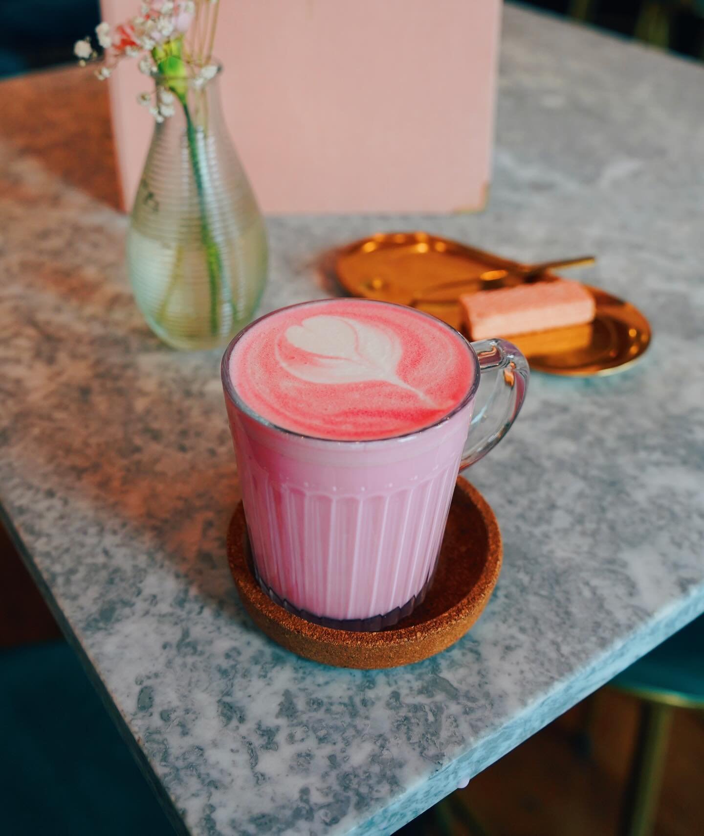 COFFEE TIL COCKTAILS 🌸✨💖

Did you know we&rsquo;re a cafe in day? Audrey in the day is the perfect place to work, catch up with friends or just watch the world go by. 

BOTTOMLESS BRUNCH

Choose either bottomless Prosecco, Bellini&rsquo;s or Beer f
