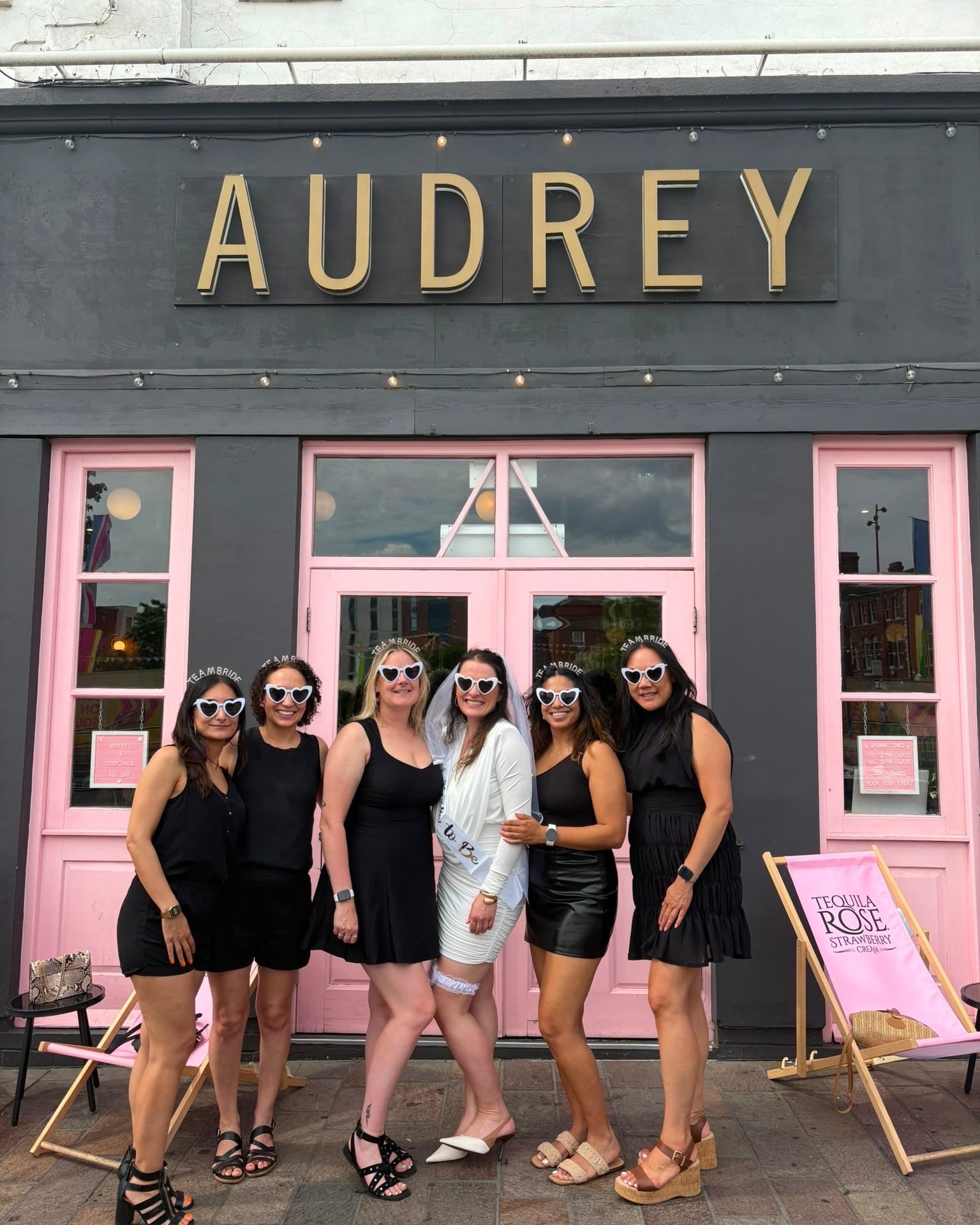 🤍 We LOVE hosting your Hen Do's 🤍 Book in via our website! #Audrey #leicester #bottomlessbrunch #afternoontea #prosecco #cocktails #hendo