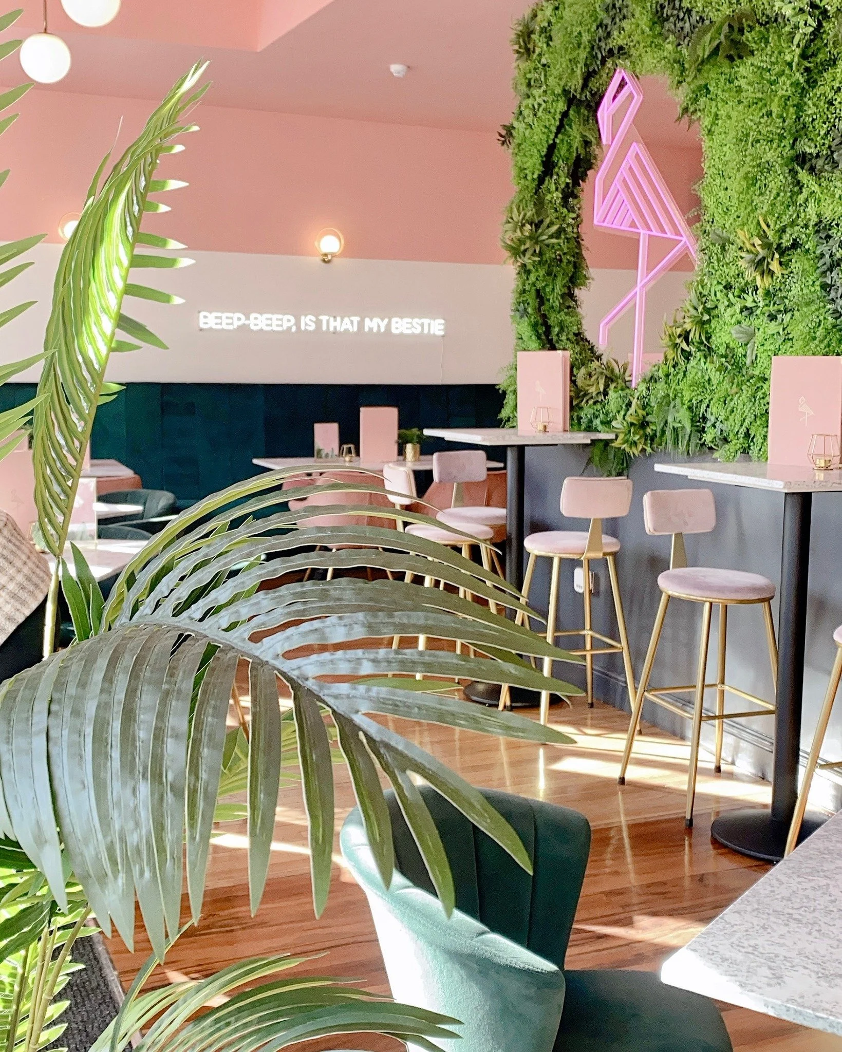 We are ready for the Weekend! 🥂 &pound;5 Friday's and Bottomless Brunch Until 9pm 🌸 The perfect place for you and your Bestie 😘 #cocktails #leicester #Audrey #bottomlessbrunch #afternoontea #prosecco