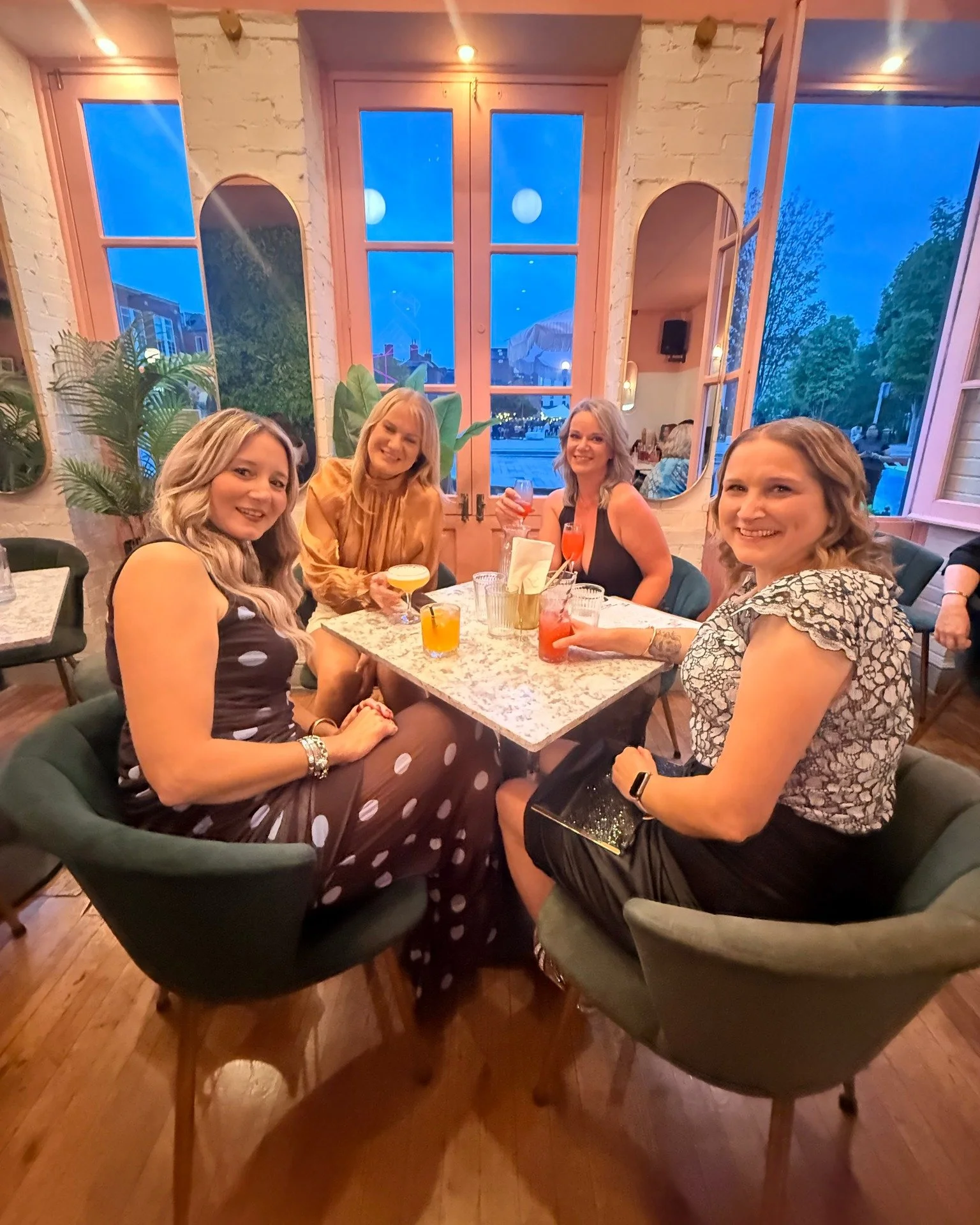Because the group chat has been saying &ldquo;we need to get a date in the diary&rdquo; for far too long&hellip; 👀💕 Round up the girls and make it an Audrey date! 🍸✨

#AudreyLeicester #BottomlessBrunch #LeicesterBottomlessBrunch #LeicesterBrunch #