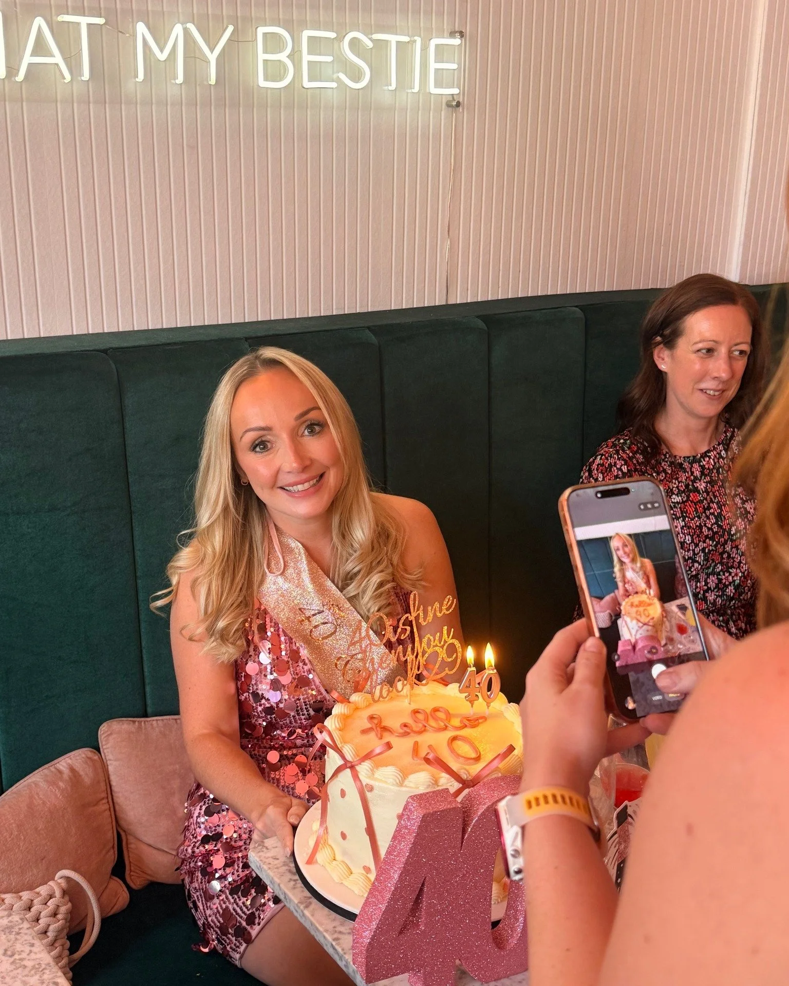 Where else would you start your 40th?! 😍 Brunch with your besties 😘 #cocktails #leicester #Audrey #bottomlessbrunch #prosecco #birthdays #stunning