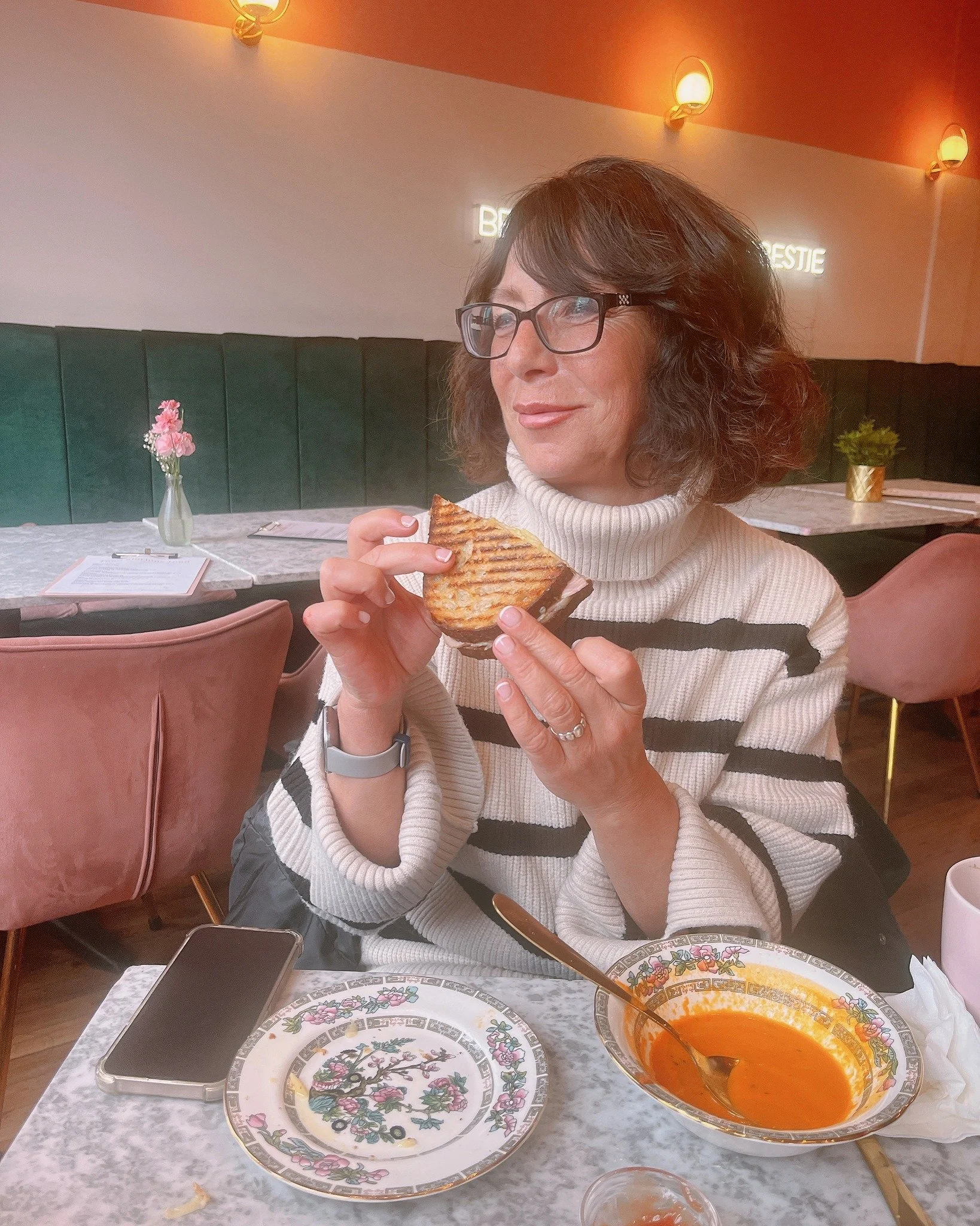 Quick bite for lunch with the gals ✨ #coffee #happyhour #prosecco #bottomlessbrunch #Audrey #leicester
