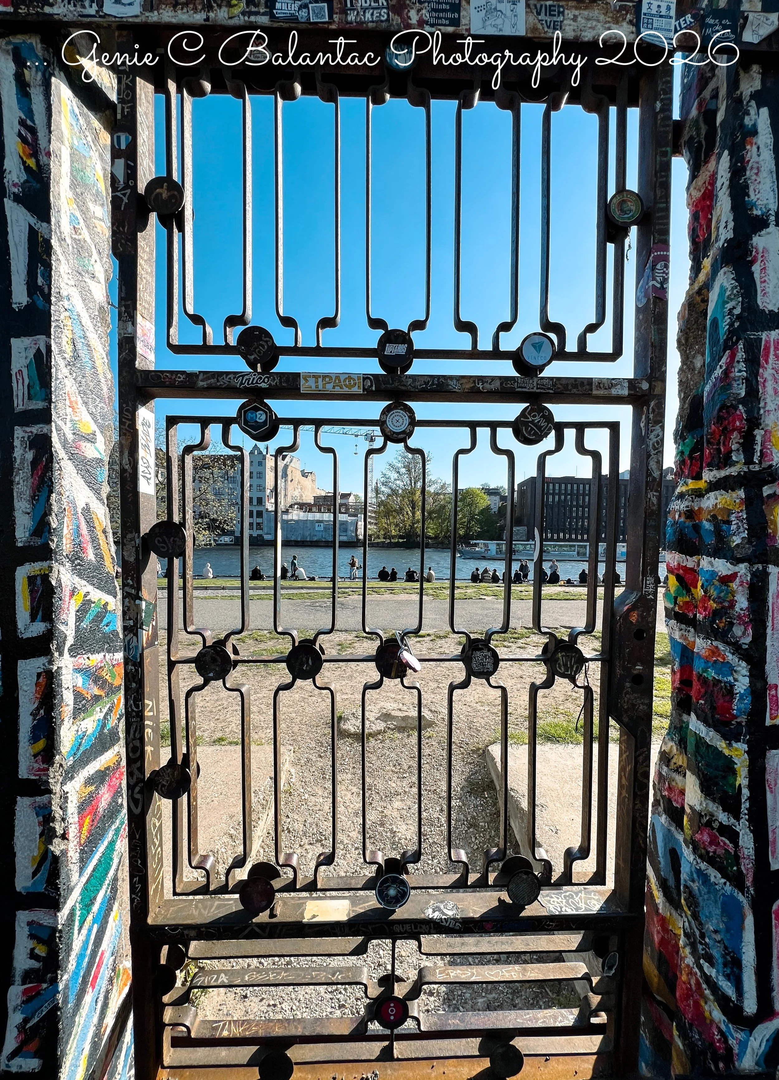 Gate ...