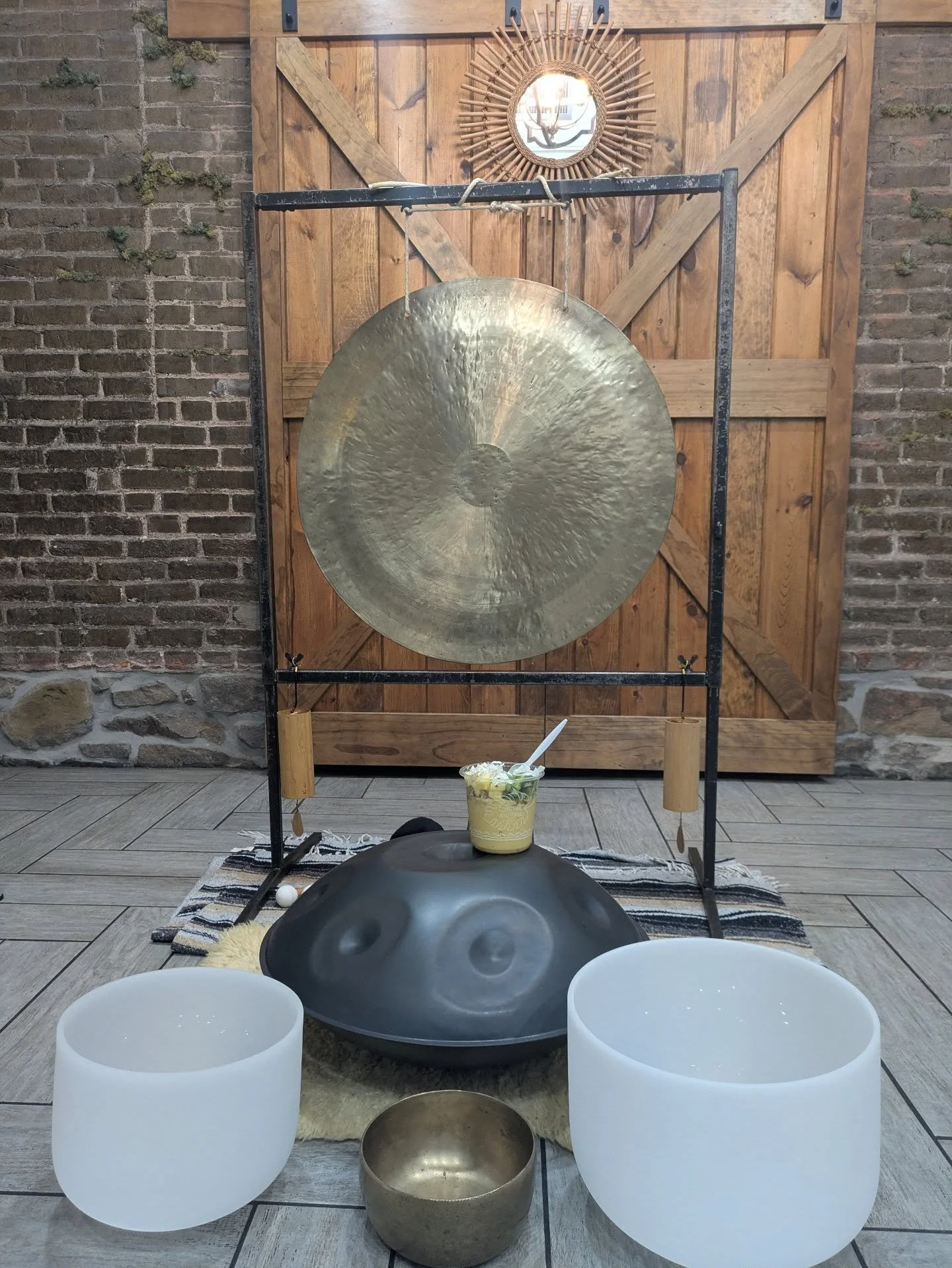 Unwind &amp; relax with a sunset sound bath &amp; smoothie bowl this Friday eve 6-7p!! Enjoy golden hour in a serene state of being ✨

A few spaces remain for this restorative journey!

Comment SWEET for a direct link to reserve!