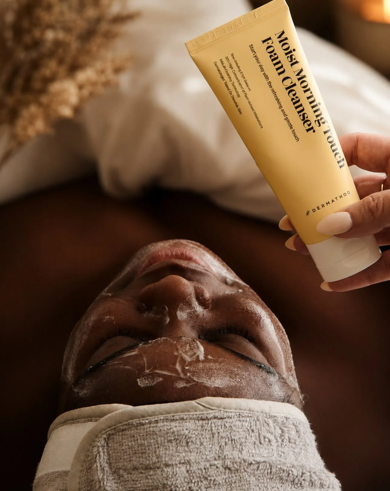 Why we love Moist Morning Cleanser 🤍

🫧 Gently removes dirt, oil, and overnight buildup without stripping your skin.

💧 Hydrates while cleansing to help support a healthy skin barrier.

🌿 Leaves skin feeling soft, refreshed, and balanced&mdash;no