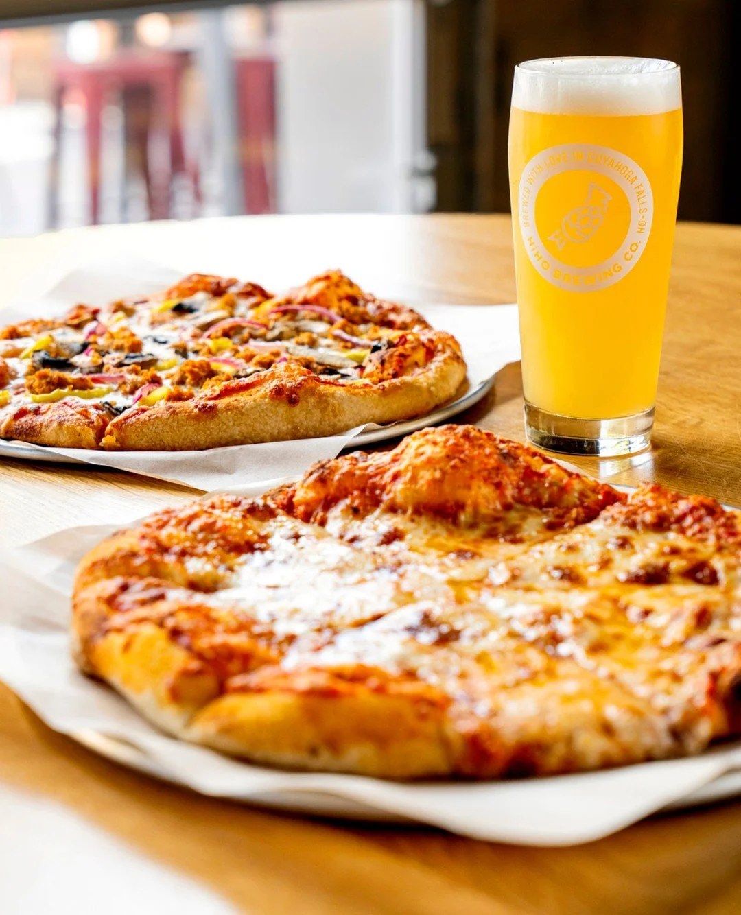 The sun is out on this December day! Take a break from the holiday hustle to grab a pint and some pizzas with friends 🍻

We're open until 10pm tonight. 

📷 @whatsupimjustin