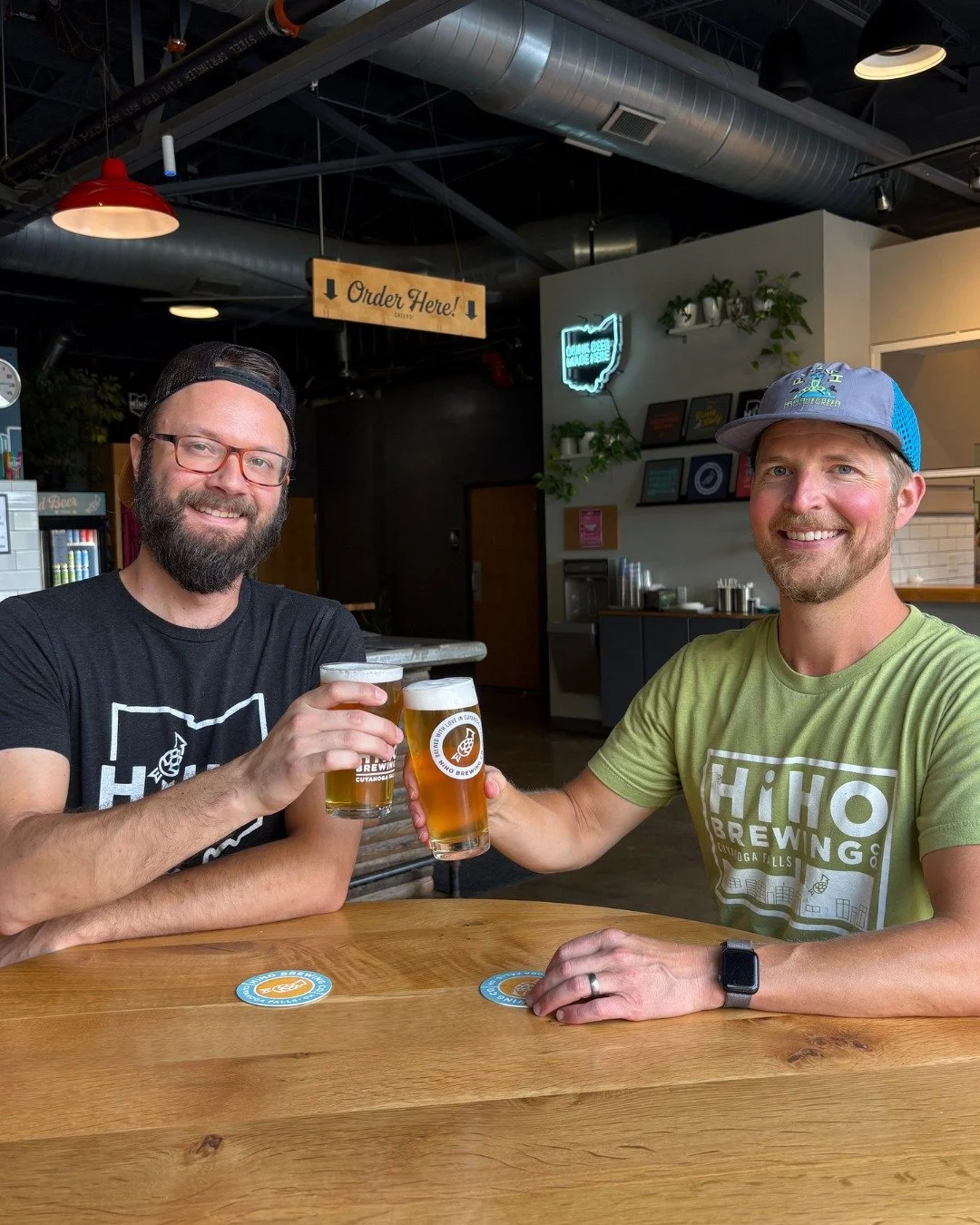 CHEERS to the weekend!🍻

We have a FULL draft list, new menu items &amp; plenty of fresh 4-packs to take home. See you soon!