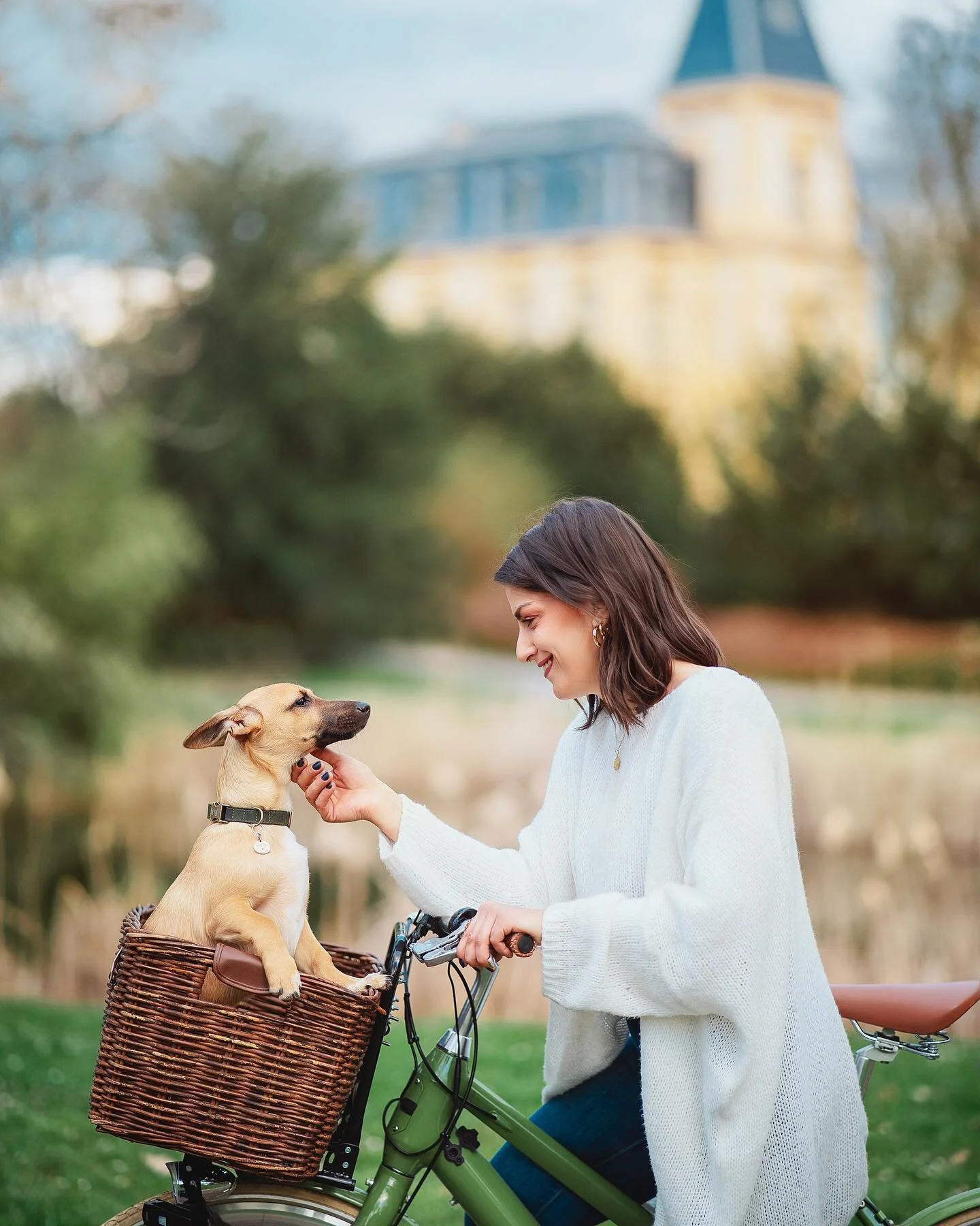 A match made in heaven ❤️❤️

Taadaaa finally first of many gorgeous pet family Photoshoots in Luxembourg for @stillsbyrohit 

What an amazing evening it was clicking  @pennuf and her little pup Cyb&egrave;le in the beautiful scenery of Luxembourg. Mo
