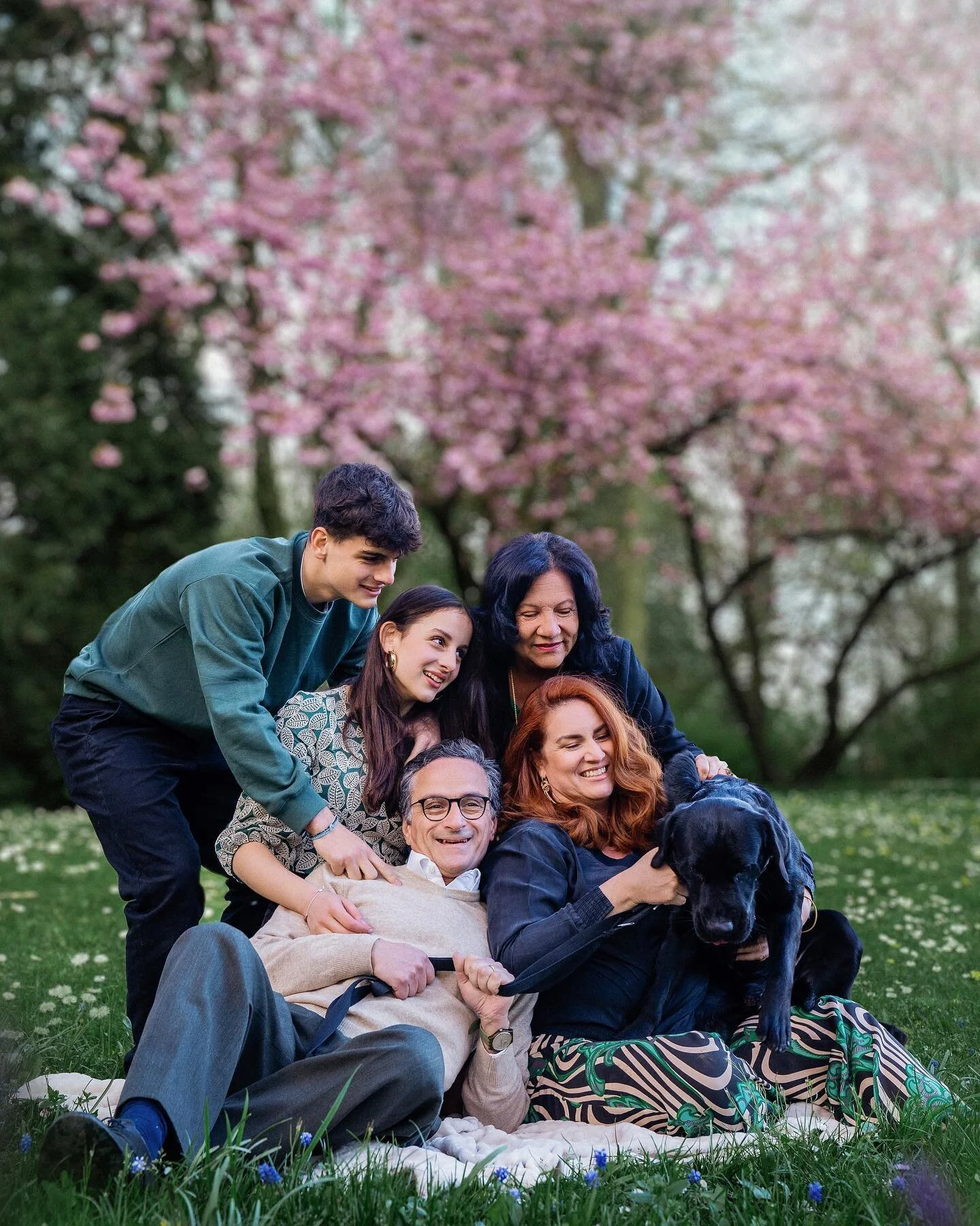 And you can see who&rsquo;s the most pampered one of the family 🐶🐶

I recently got this amazing chance to click this beautiful family. Gretel herself is an amazing and super popular family photographer here in Luxembourg and she signing me up for c