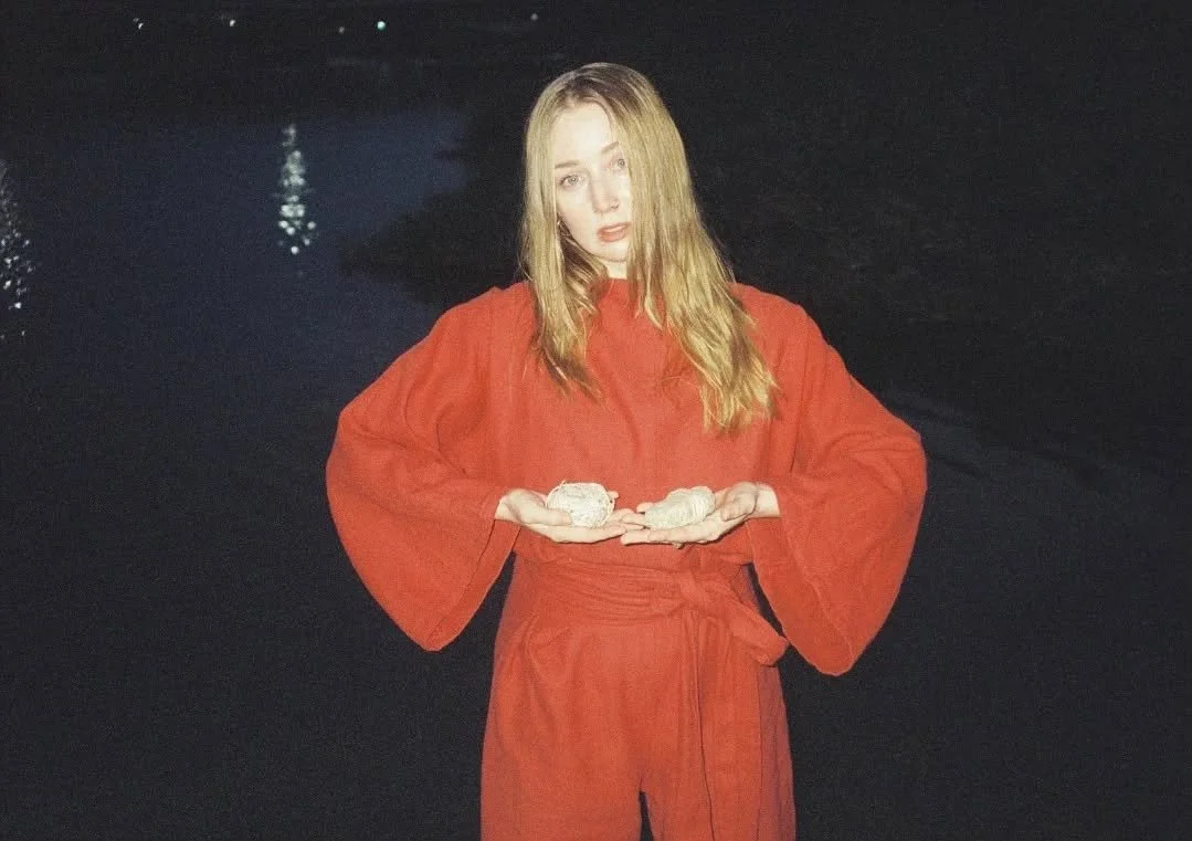 tension of holding, before release 🪨🧵

📸 @rec.wamhapi