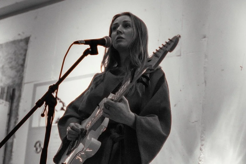 heartspeak ~ live release concert
at @nowandthen.kyoto 
kyoto, japan
november 20 2025

🤍🤍🤍

📷 @deva.mangeira ~ thank you!

#livemusicjapan #releaseconcert #ambientpop