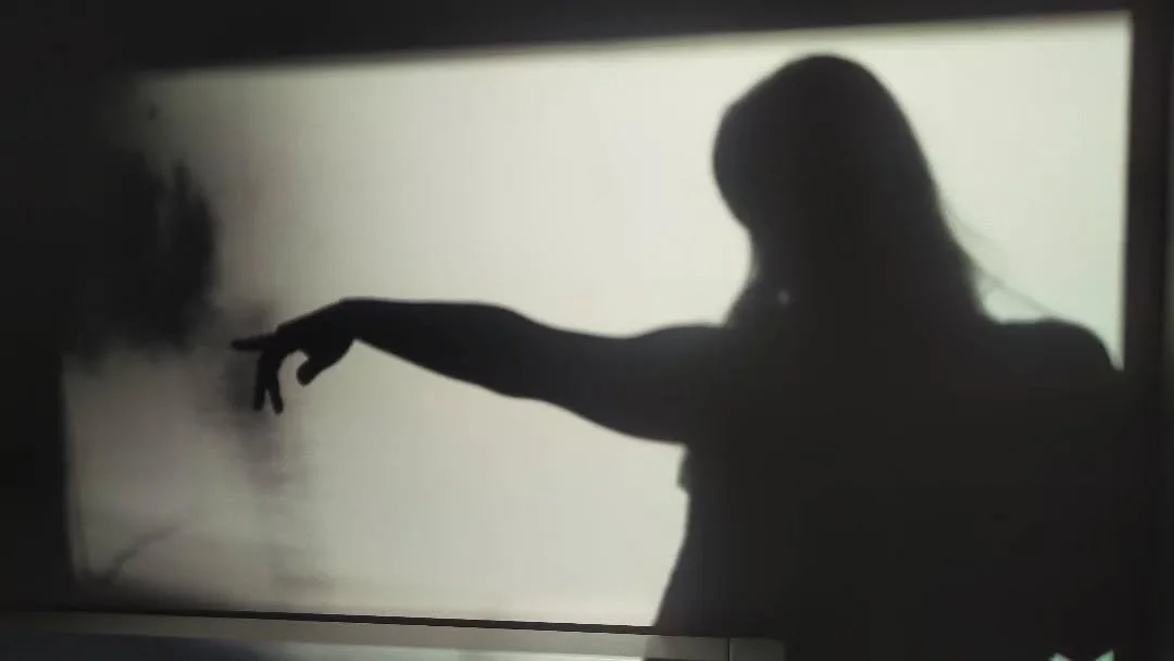 hola hola.
drifting into chilean summer ~
still carrying the rituals and rhythms
i grew close to in japan.

moving slowly, planning, rehearsing, avoiding the screen,
dreaming into 2026.

over oceans i am waving 🌊

~~~

#scottishmusician #indiemusic 