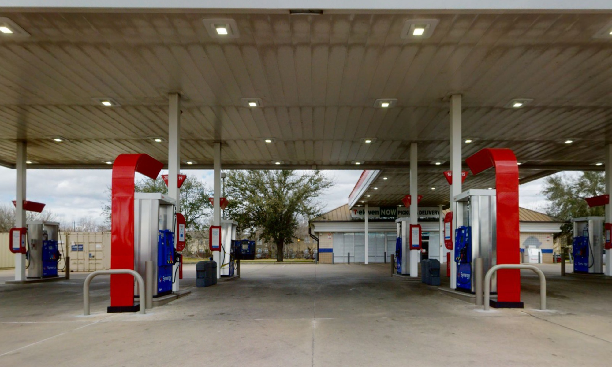 7-11-41677-Houston-TX-Garage.png