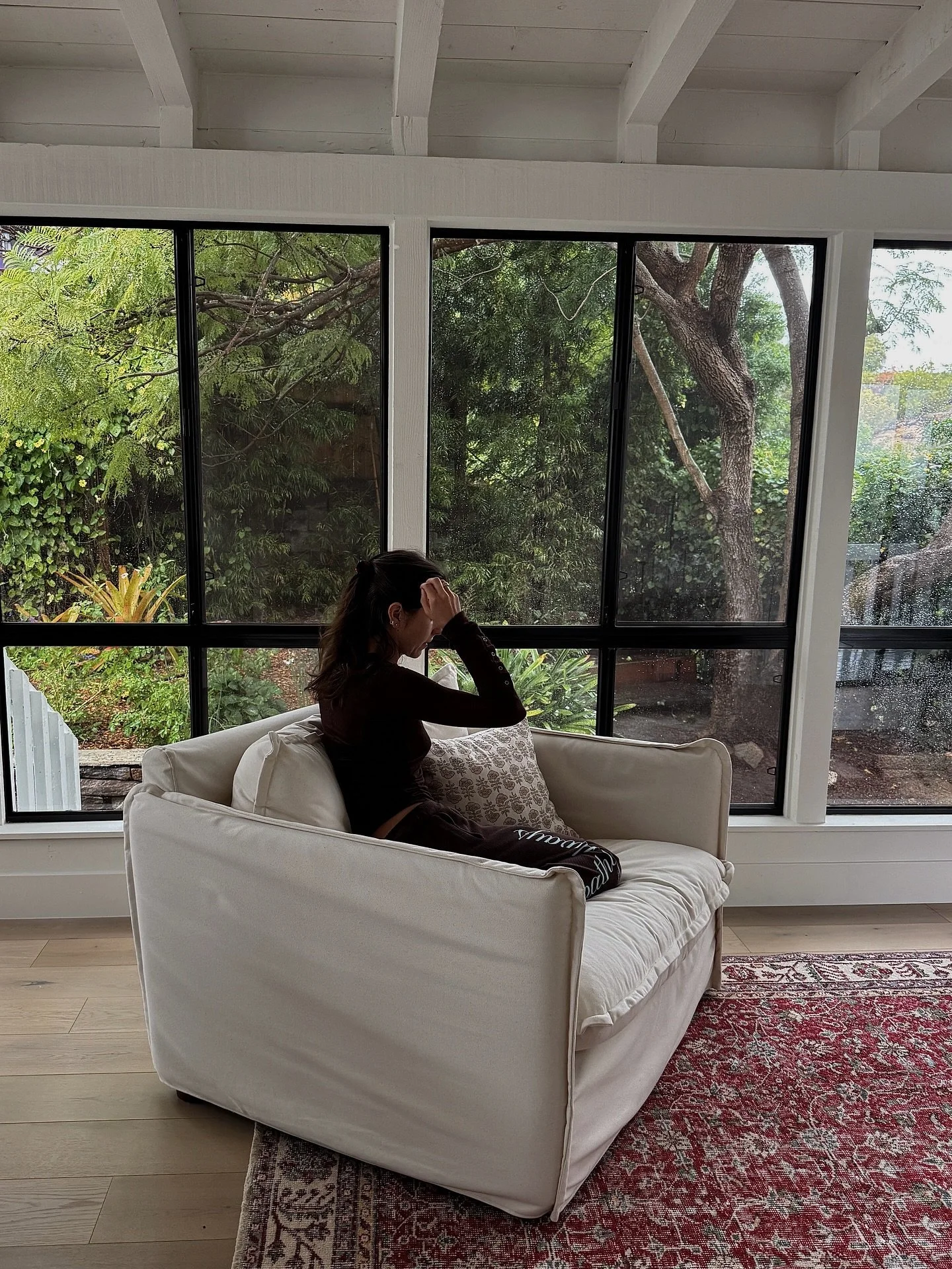 Slow Saturday morning routine in photos 🤍

-listening to the rain
-protein focused breakfast (even if it&rsquo;s something like 🥞
-nontoxic candle
-fish oil, colostrum, and magnesium every morning

#morningroutine #fallmorningroutine #mindfulmornin