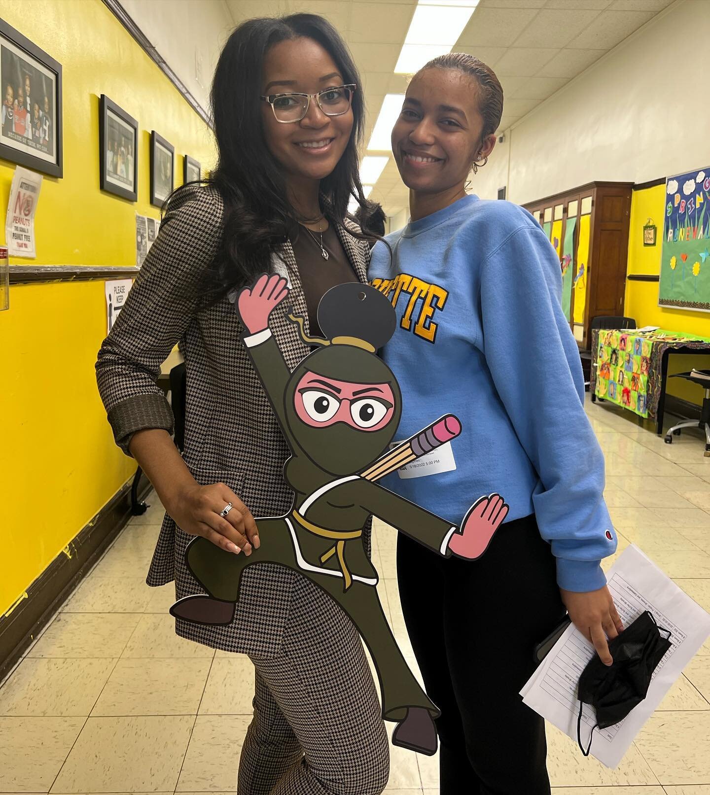 Last month, I ran into my former client (currently c/o 2024 Nursing Major @marquetteuniversity ) at a Career Day hosted by @vhatigers 😄! I&rsquo;m so proud of all that she&rsquo;s accomplishing and ecstatic she&rsquo;s paying forward her knowledge a