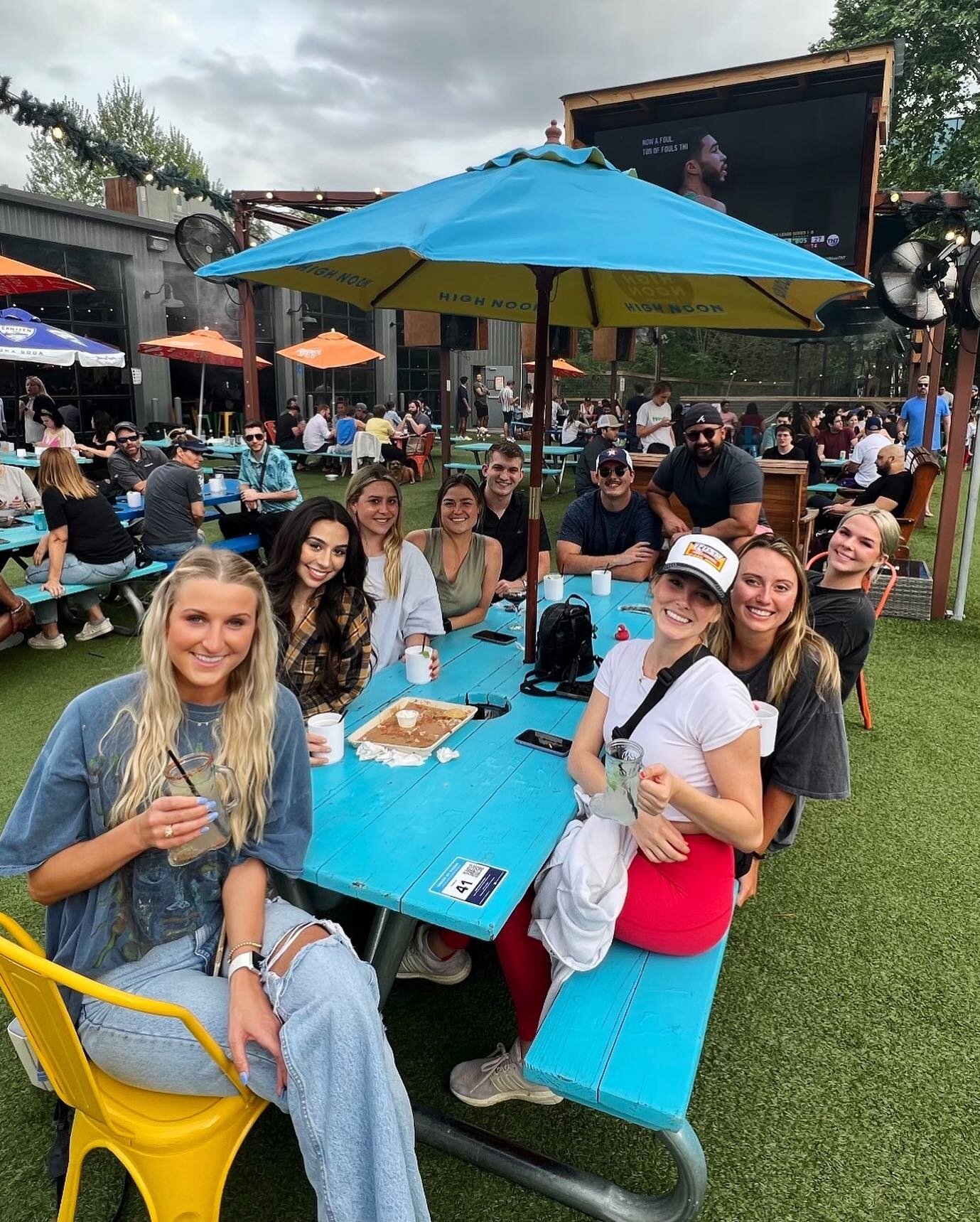 Austin Team TEAM NIGHT at @bouldinacres!! 🤩 Celebrating our Austin offices 2 year Anniversary!!💙