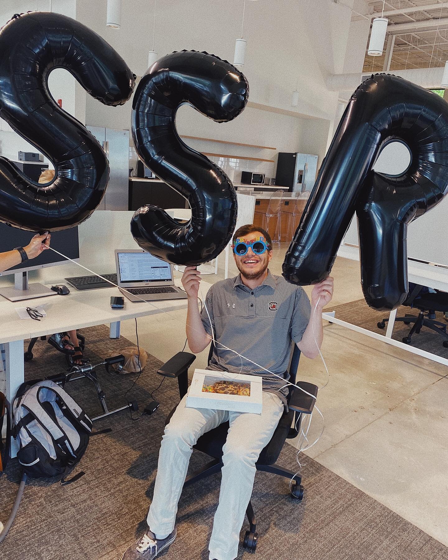 What a day!! Congratulations AND a happy happy birthday to @sebi.fas!! We're so proud of all your hard work and know you'll continue to crush it as a Senior Sales Recruiter! Way to go Sebi!! 🥳👏🏼